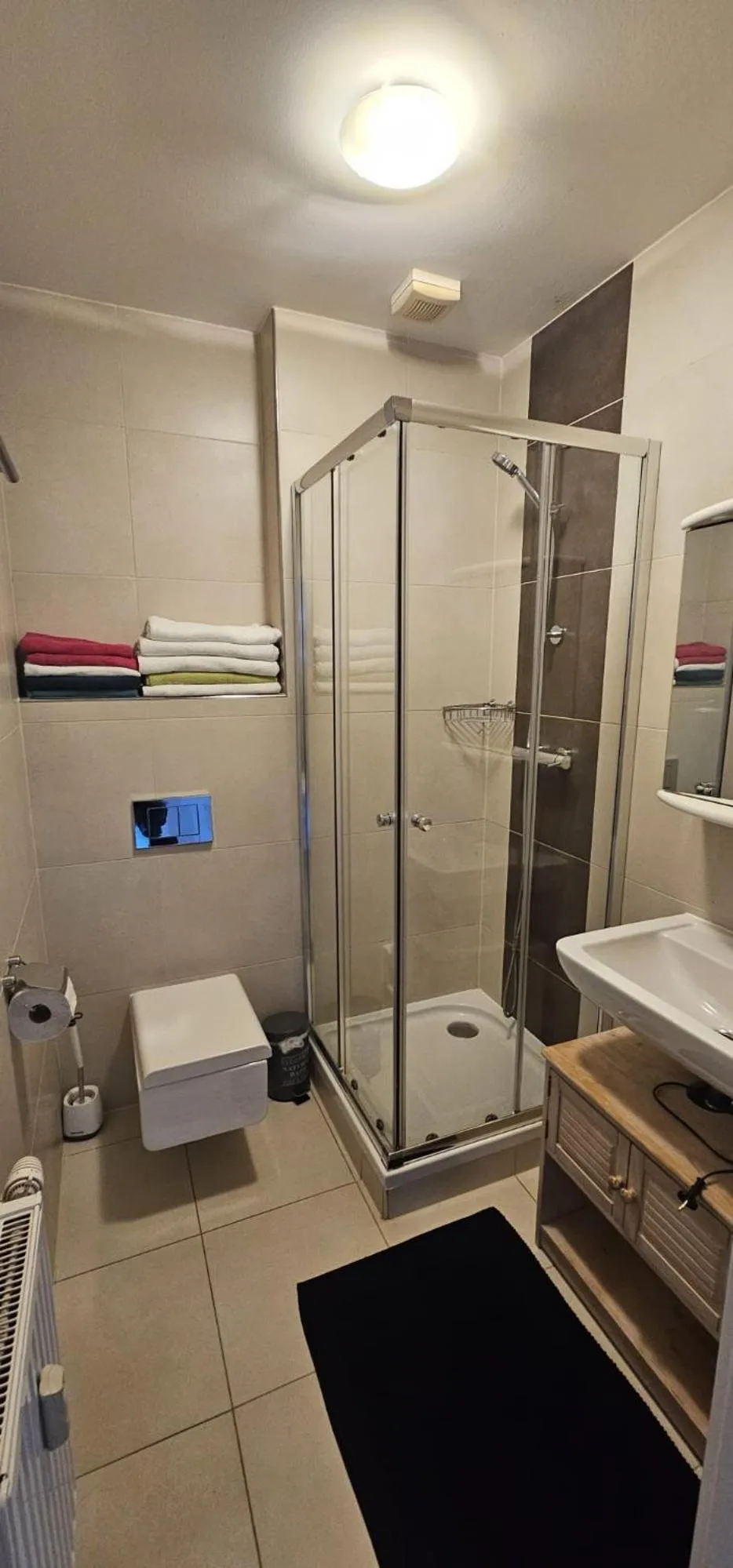 Shower in Vienna Airport Residences