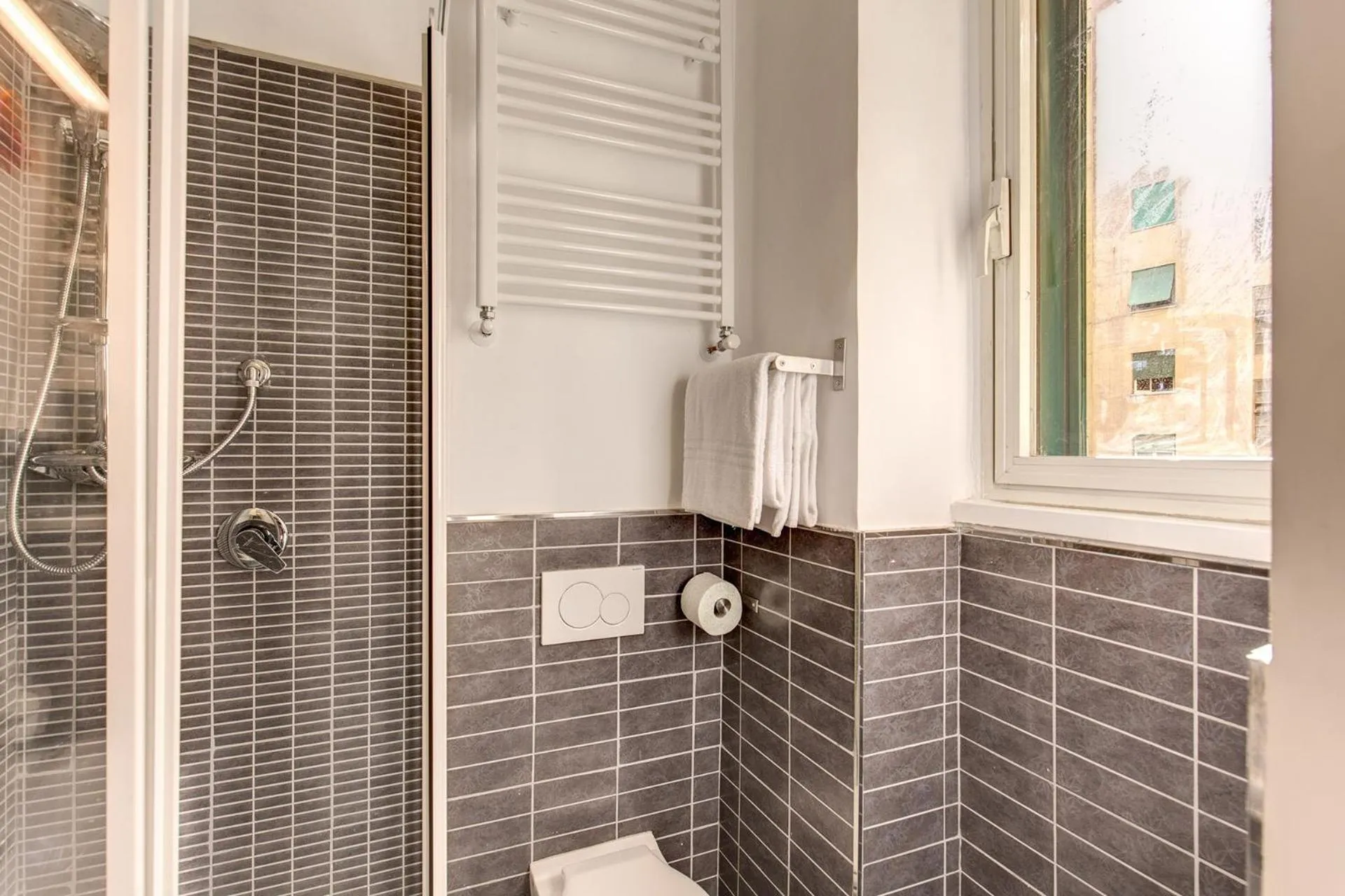 Bathroom in M&L Apartment - Caracalla Holiday