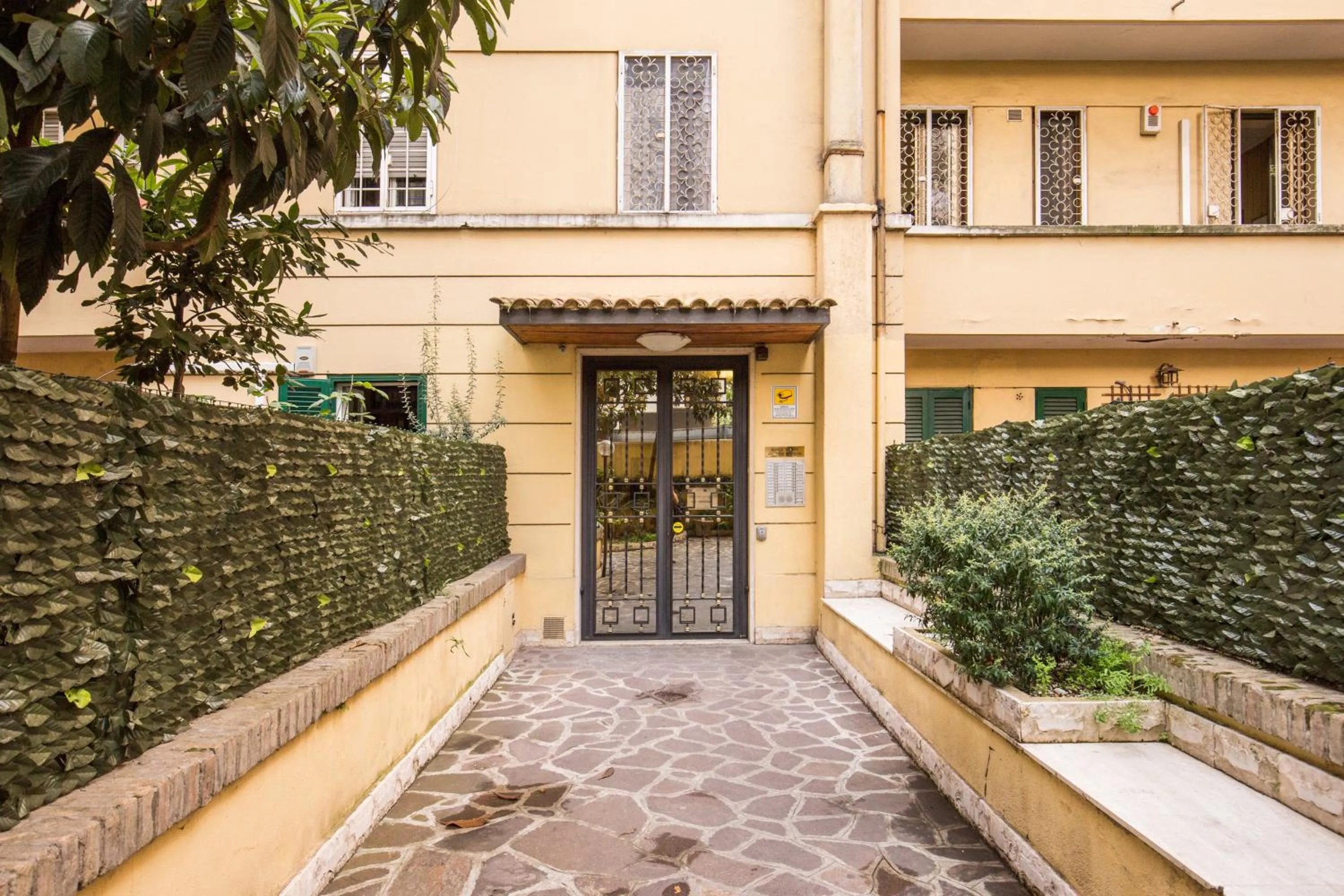 Facade/entrance in M&L Apartment - Caracalla Holiday