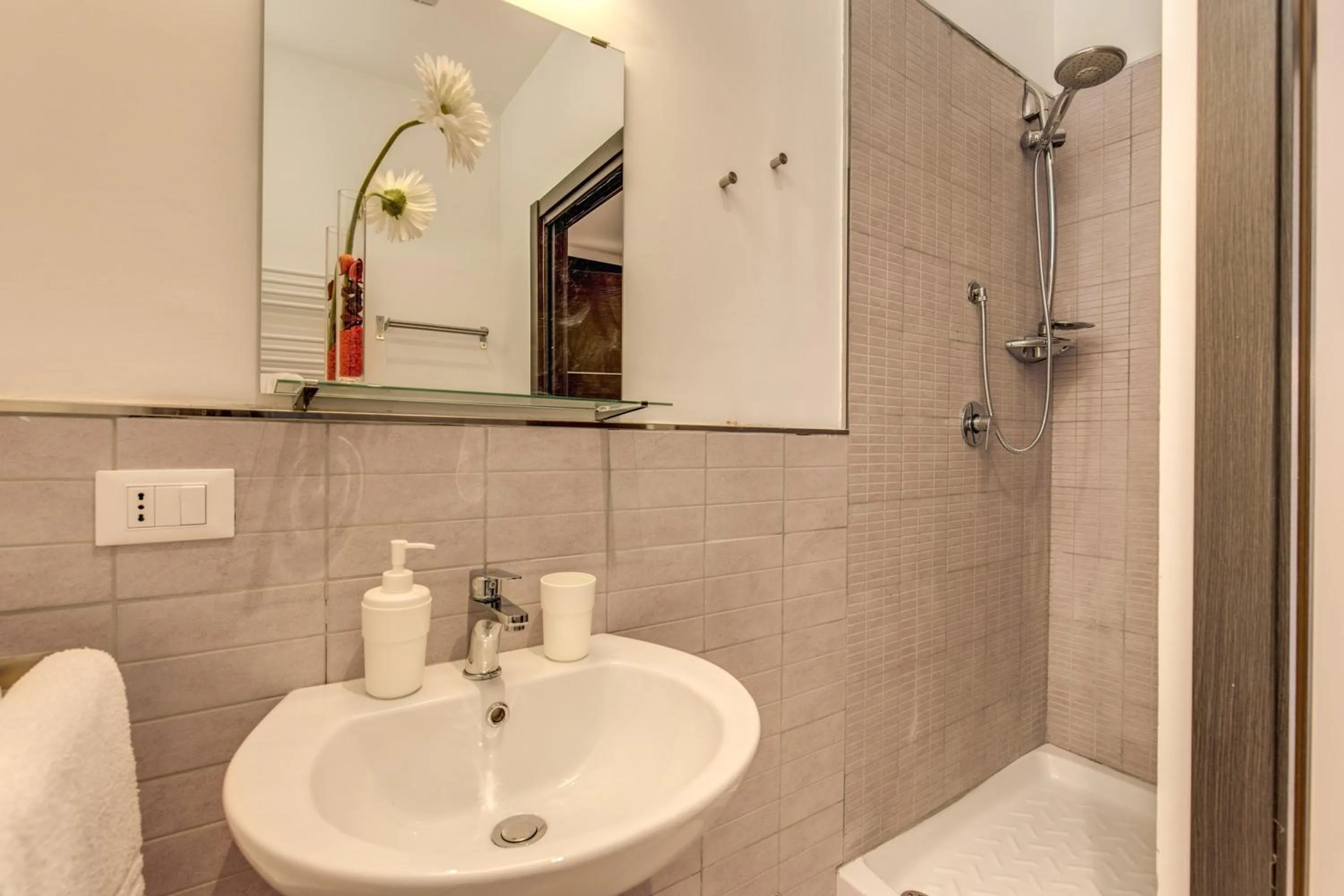 Bathroom in M&L Apartment - Caracalla Holiday