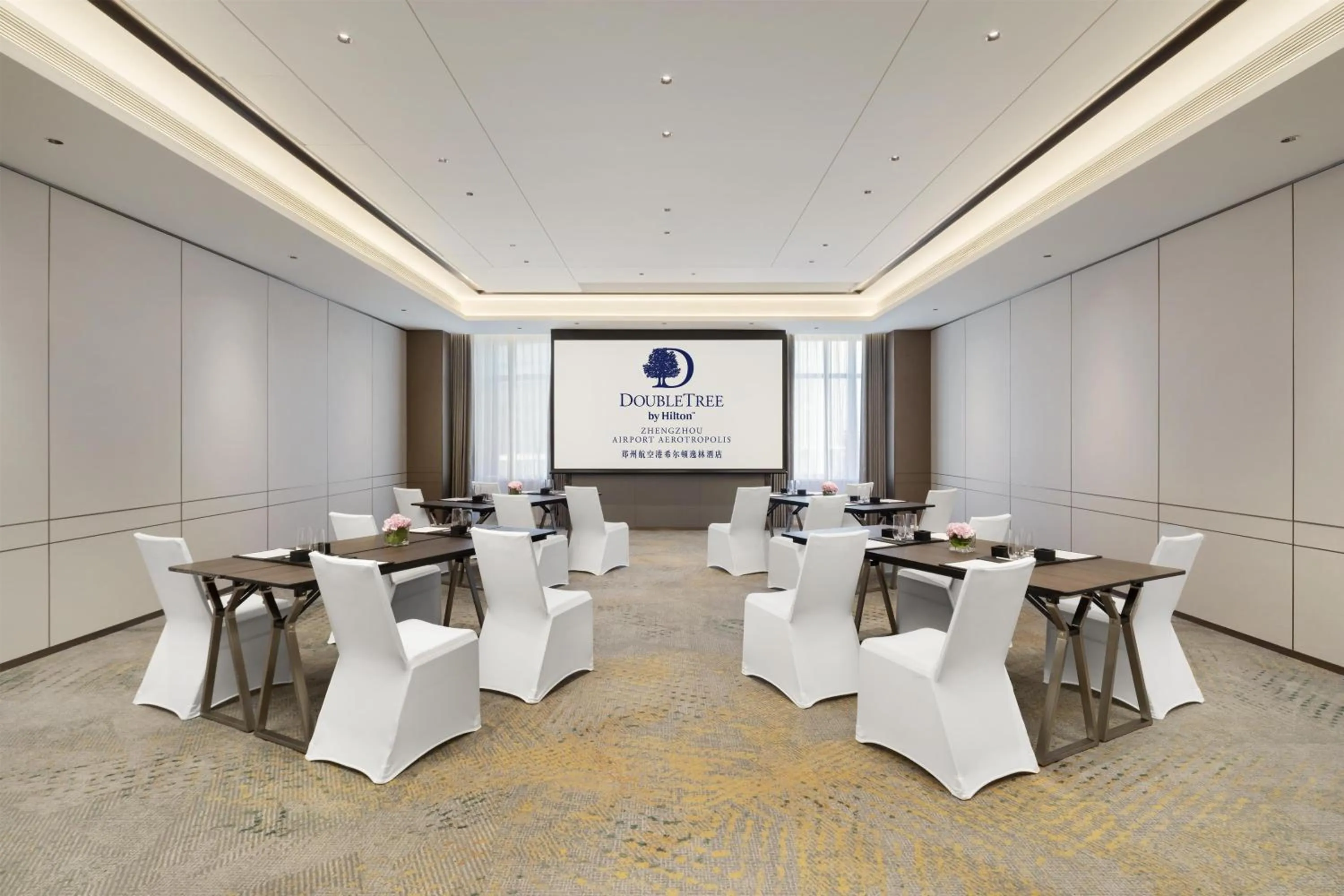 Meeting/conference room in Doubletree By Hilton Zhengzhou Airport Aerotropolis
