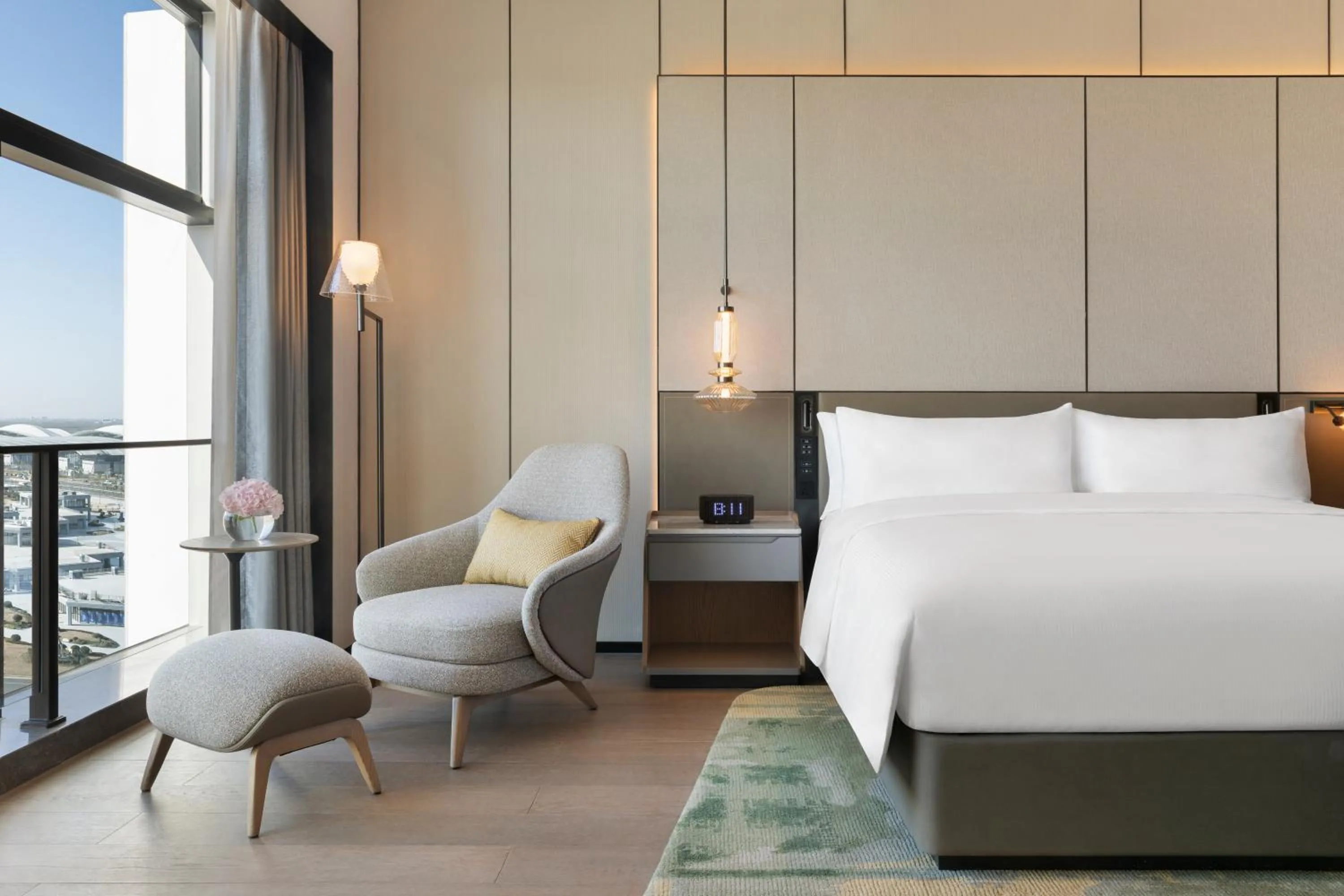 Bed in Doubletree By Hilton Zhengzhou Airport Aerotropolis