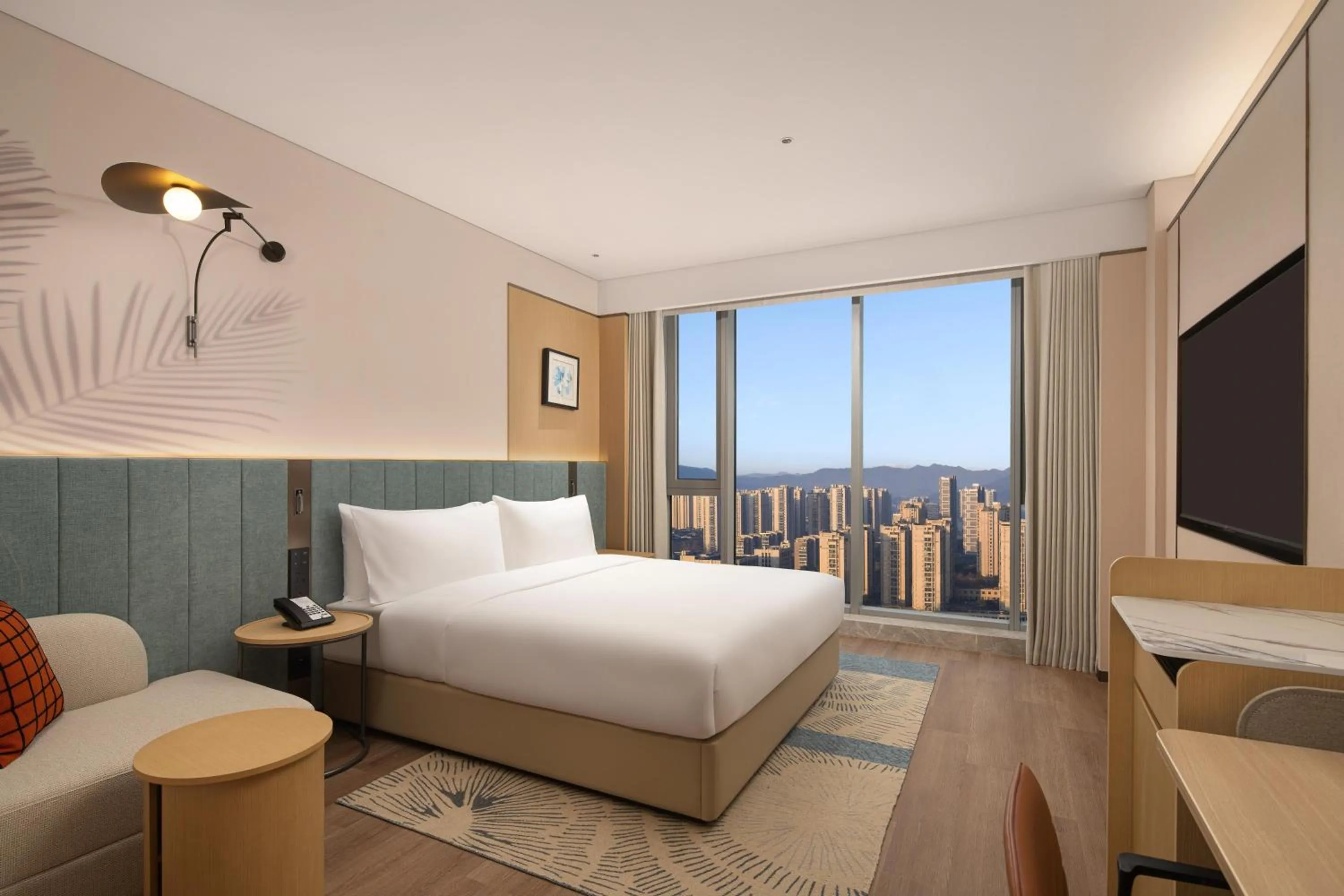 Bed in Hilton Garden Inn Hangzhou Fuyang Fuchun