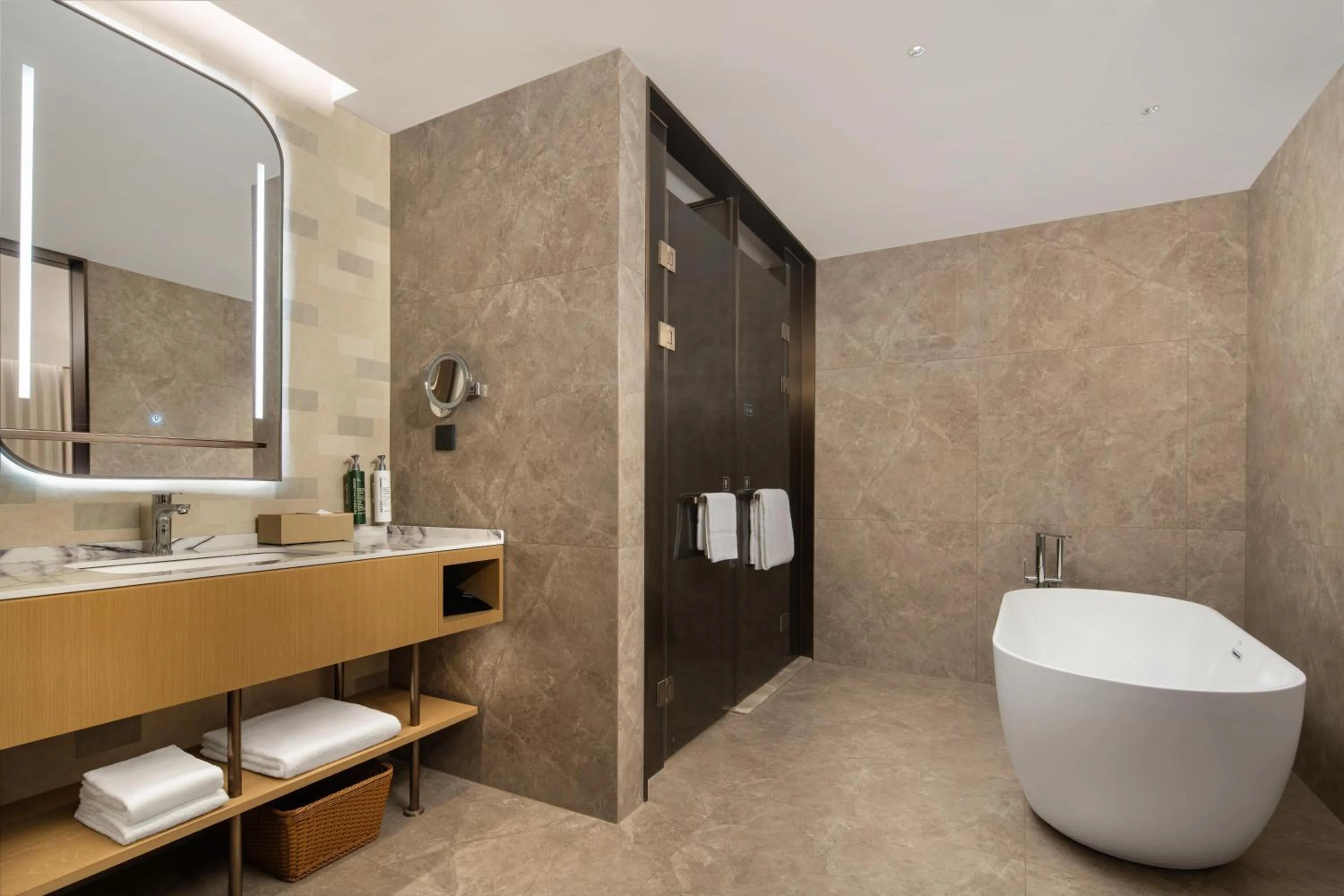 Bathroom in Hilton Garden Inn Hangzhou Fuyang Fuchun