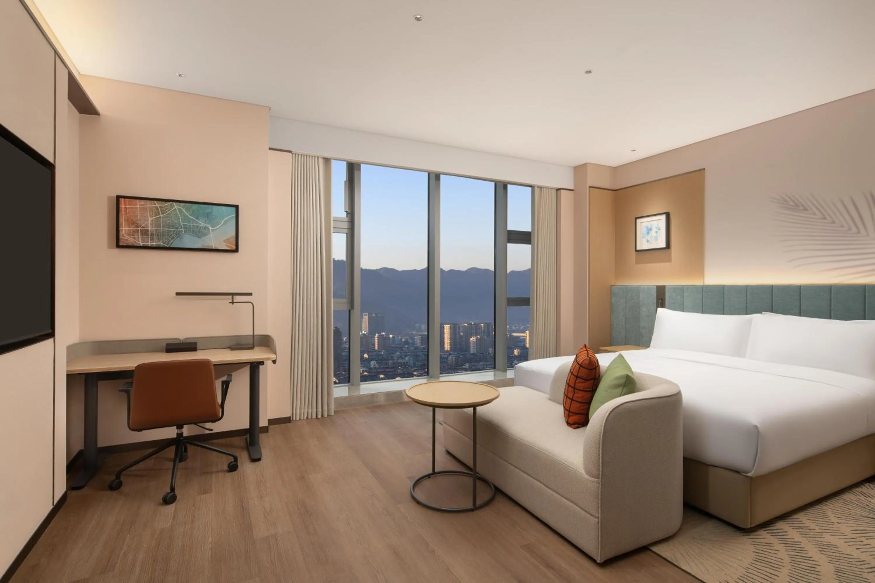 Bed in Hilton Garden Inn Hangzhou Fuyang Fuchun