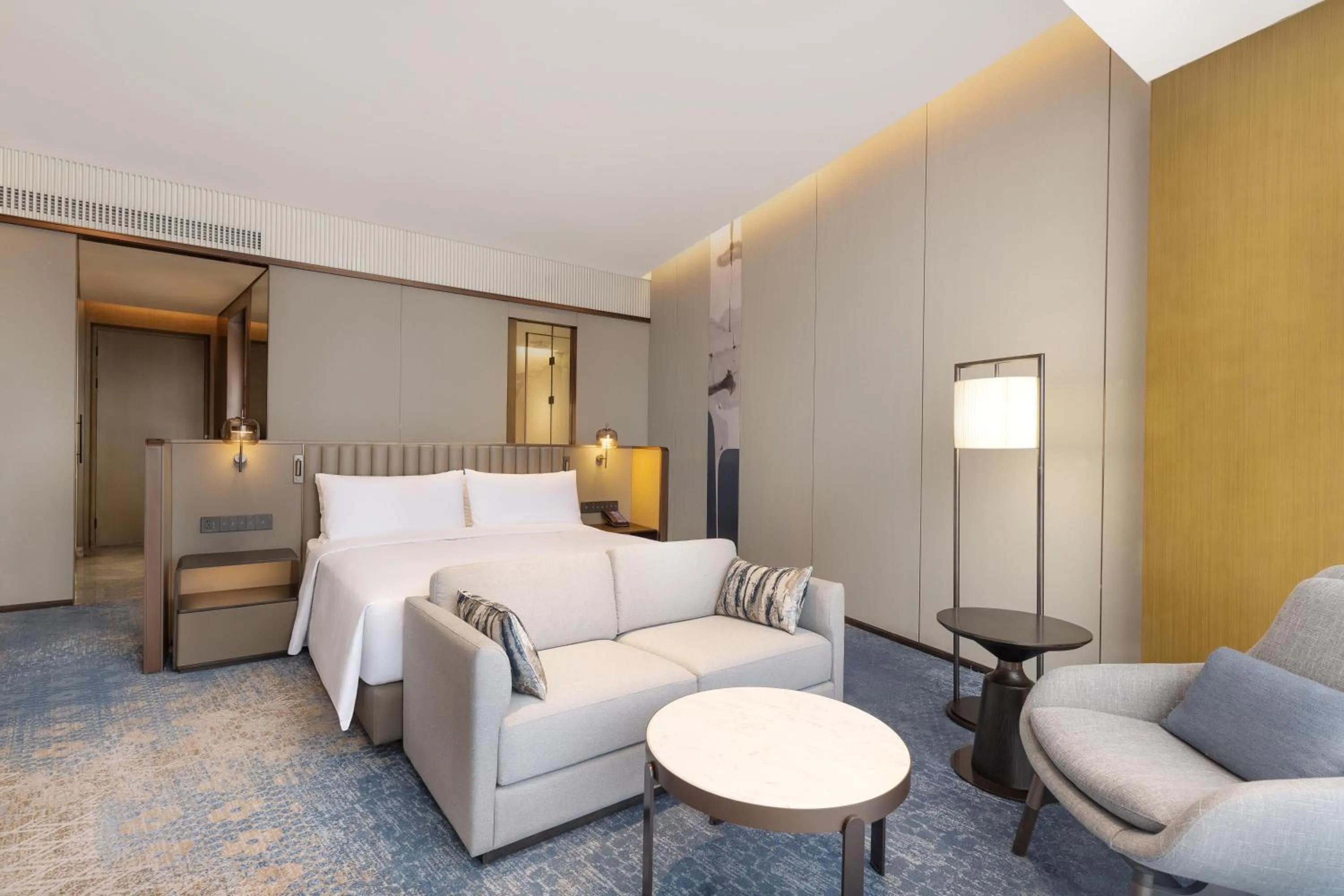 Premium King Room - single occupancy in Hilton Shaoxing Hotel And Residences