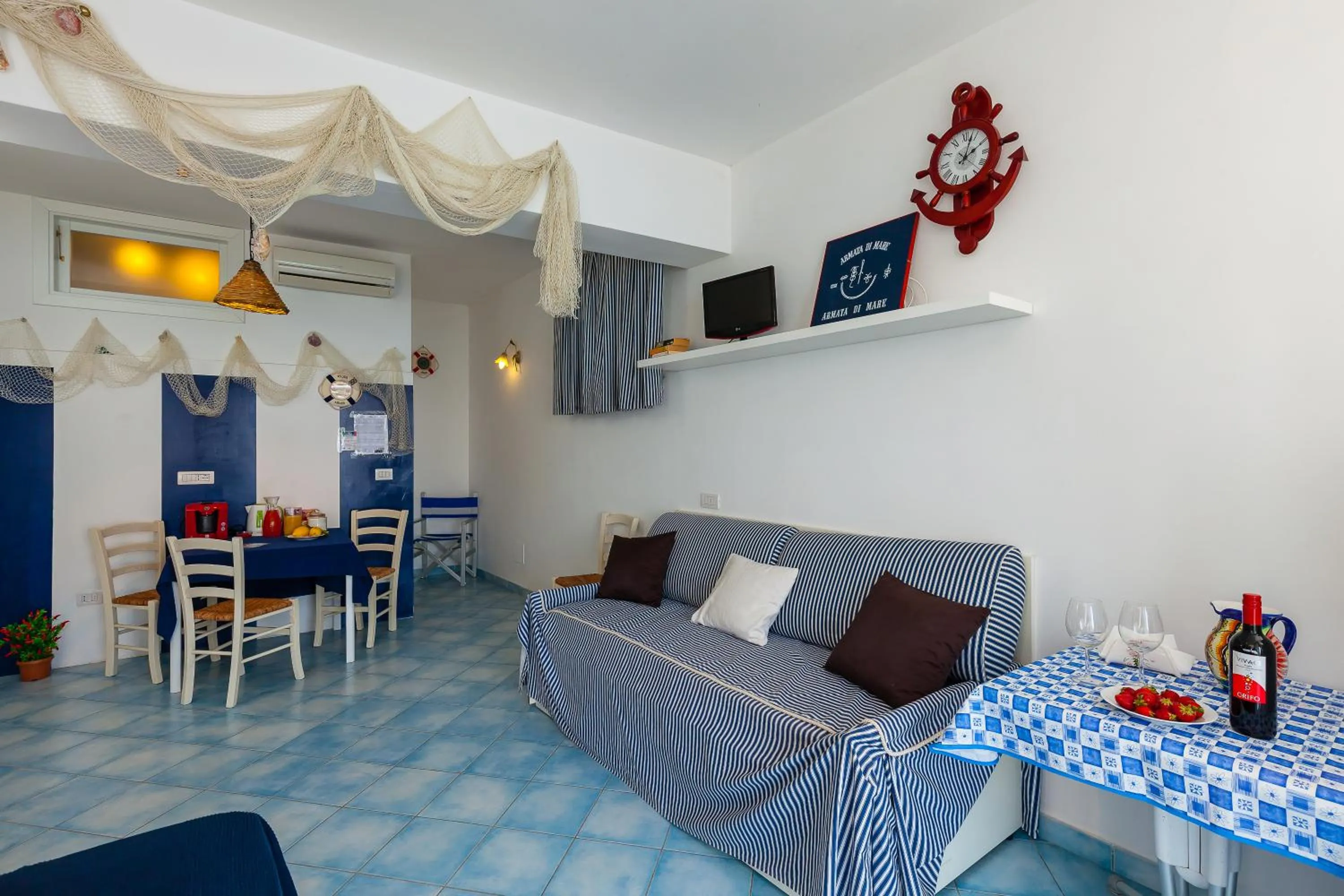 Photo of the whole room in Residenza Gennaro