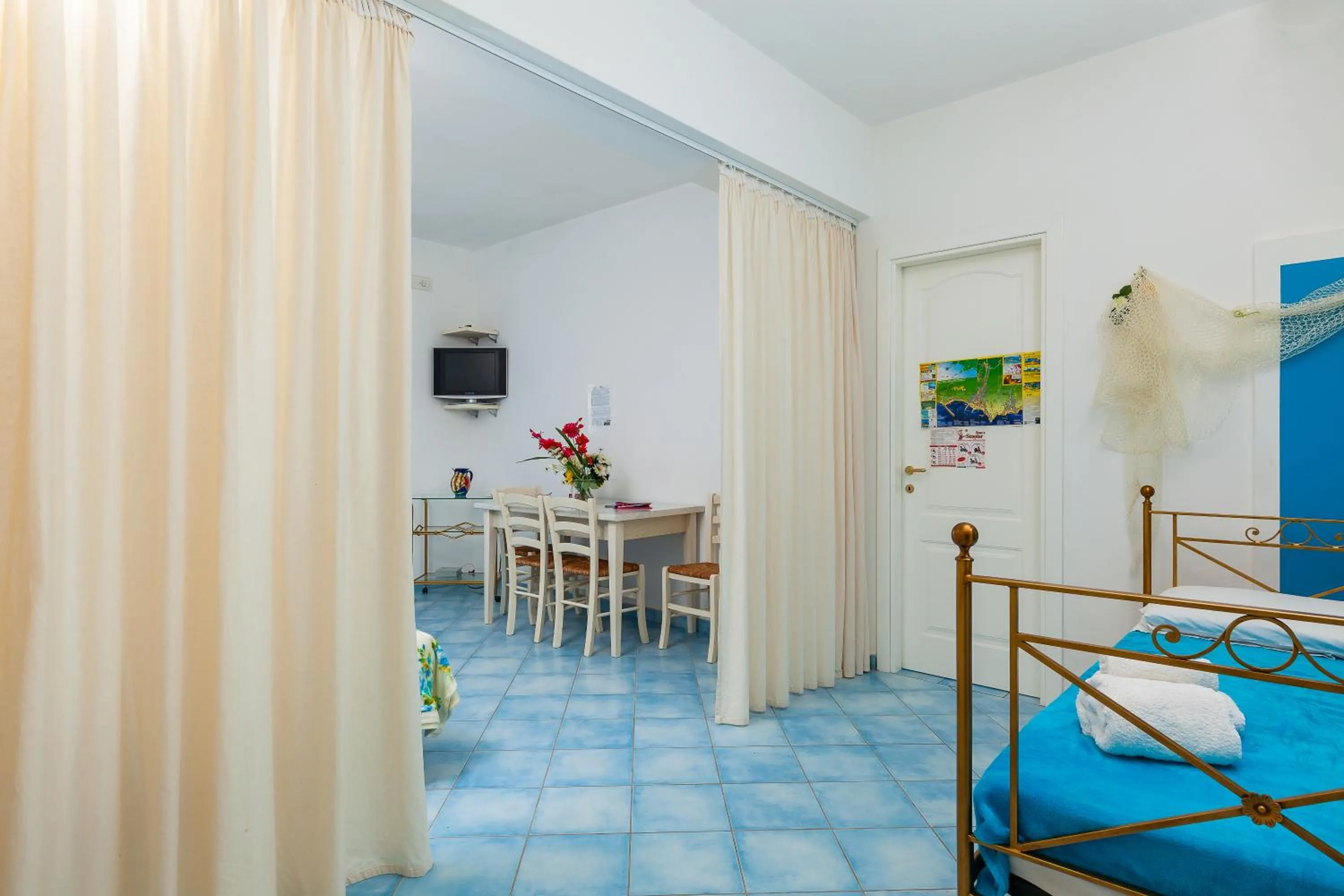 Photo of the whole room, Bed in Residenza Gennaro