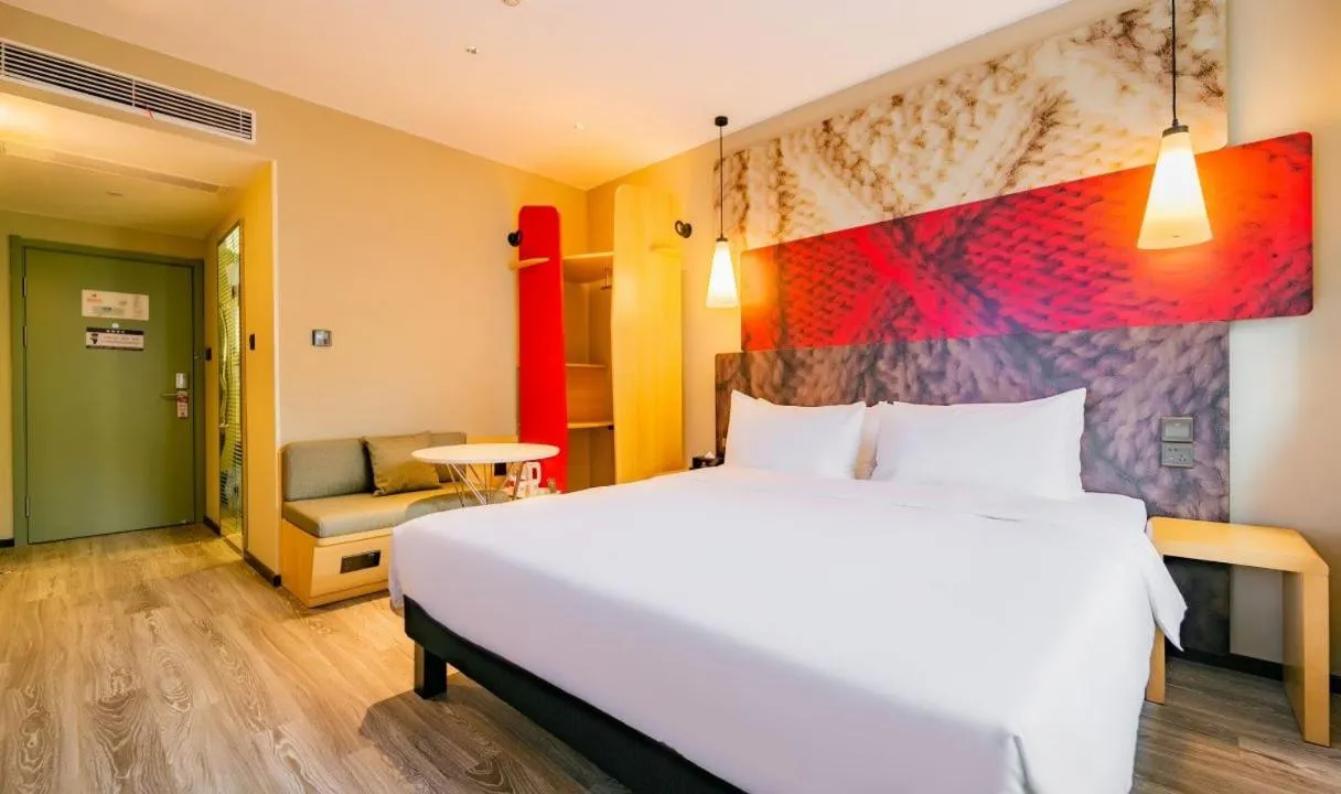 Bed in Ibis Chengdu High-tech Tianfu Software Park