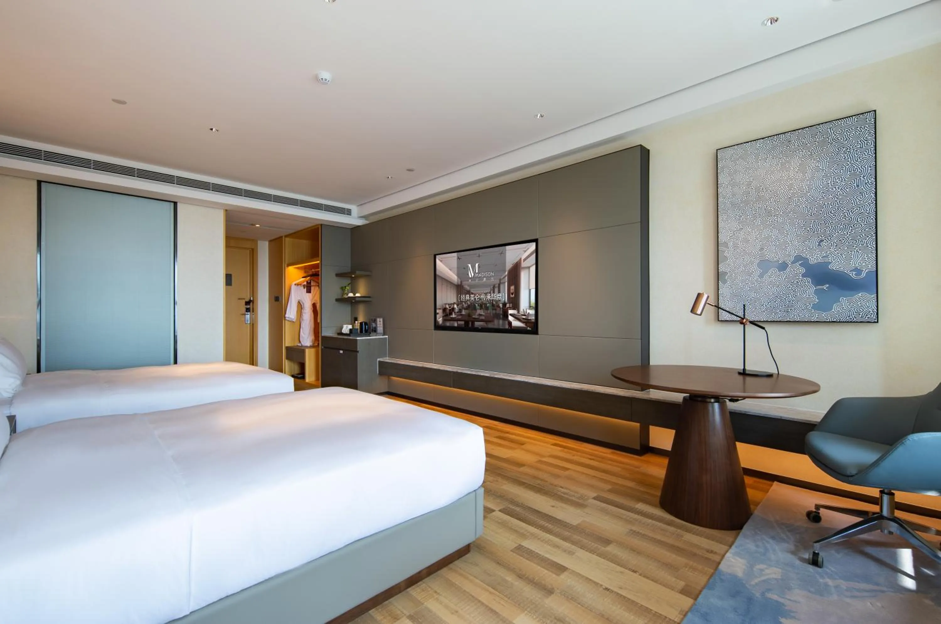 Madison Hotel Qingdao West Coast City Balcony