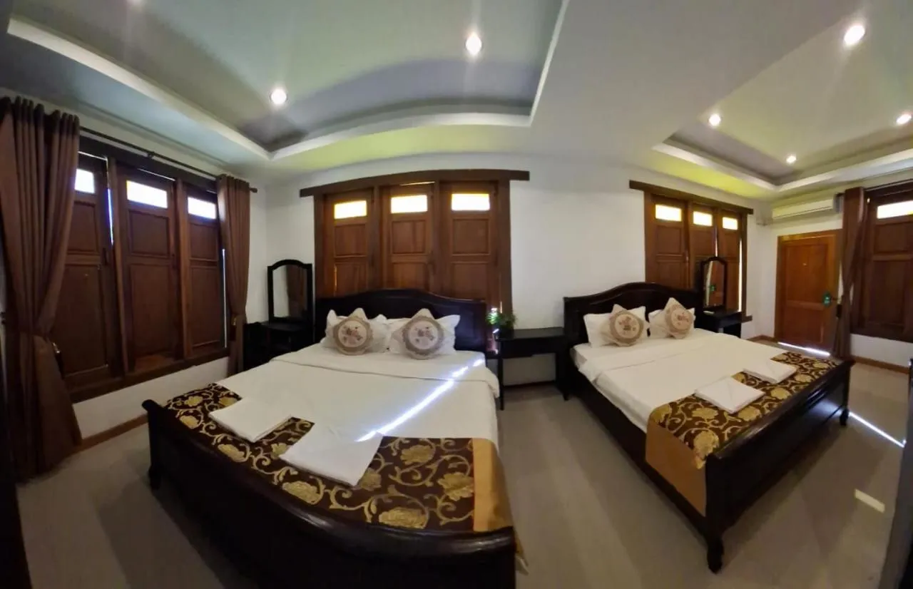 Bed in Vang Vieng Romantic Resort