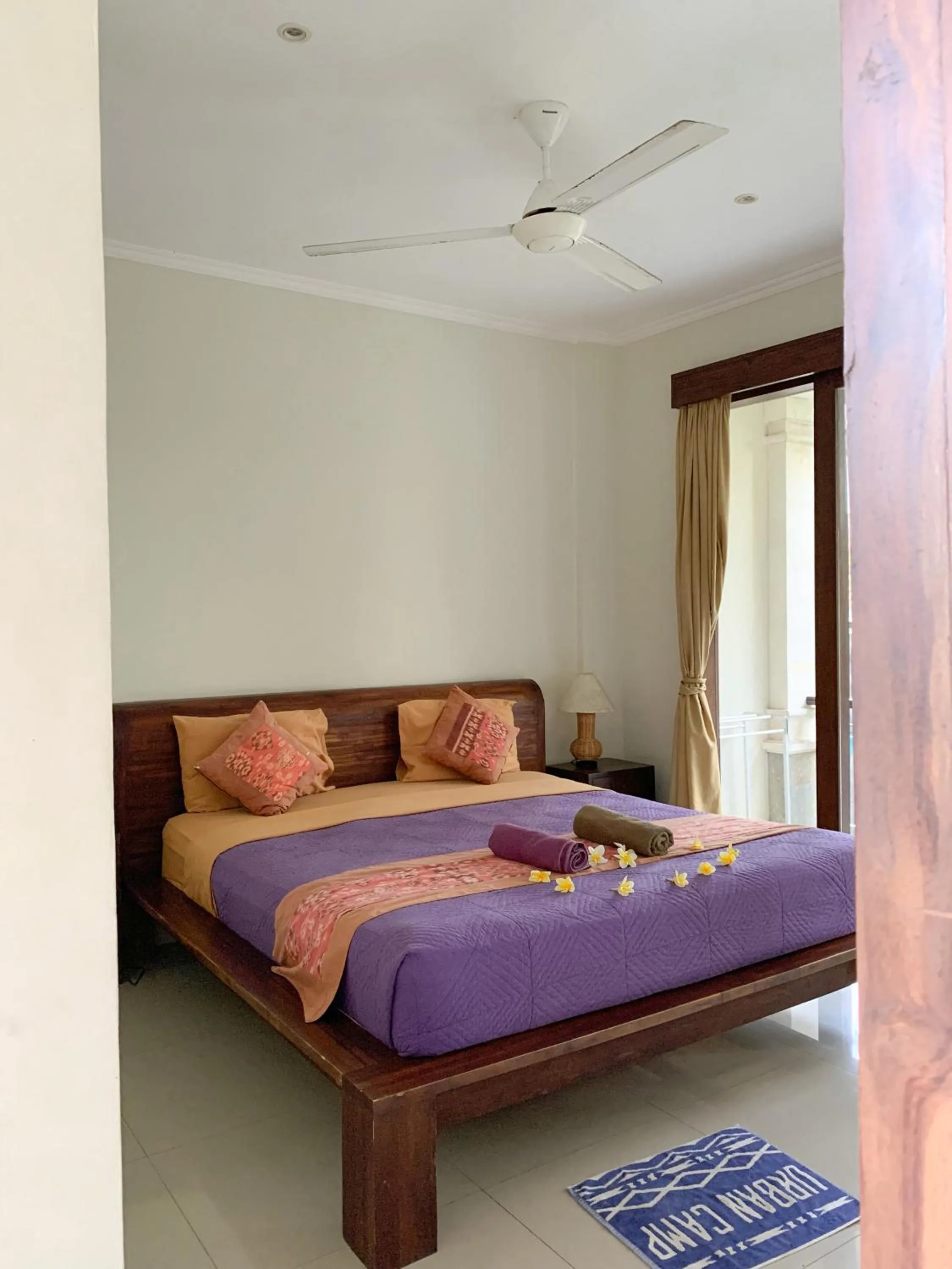 Bed in Merthayasa Bungalow 2