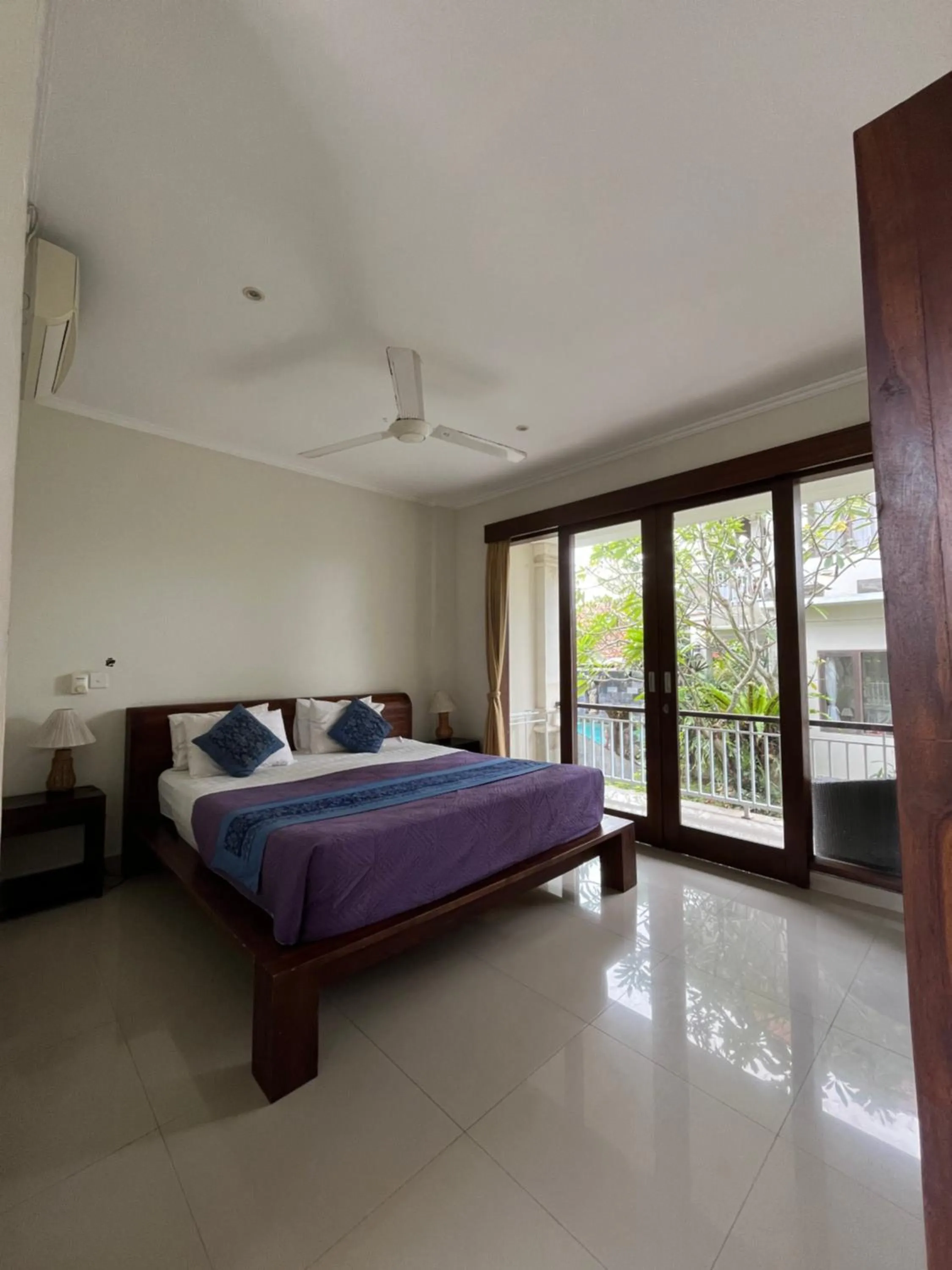 Bed in Merthayasa Bungalow 2