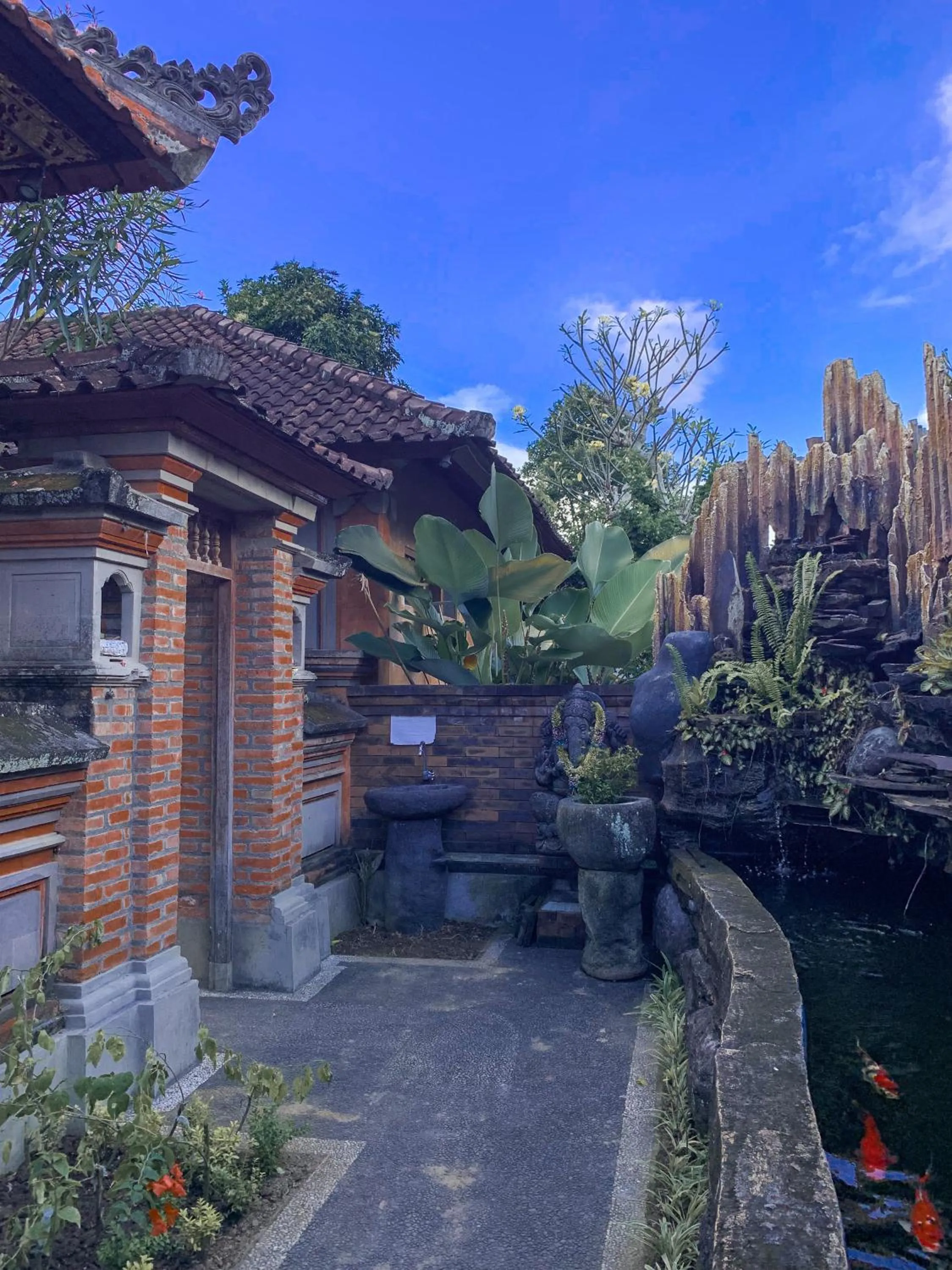 Facade/entrance in Merthayasa Bungalow 2