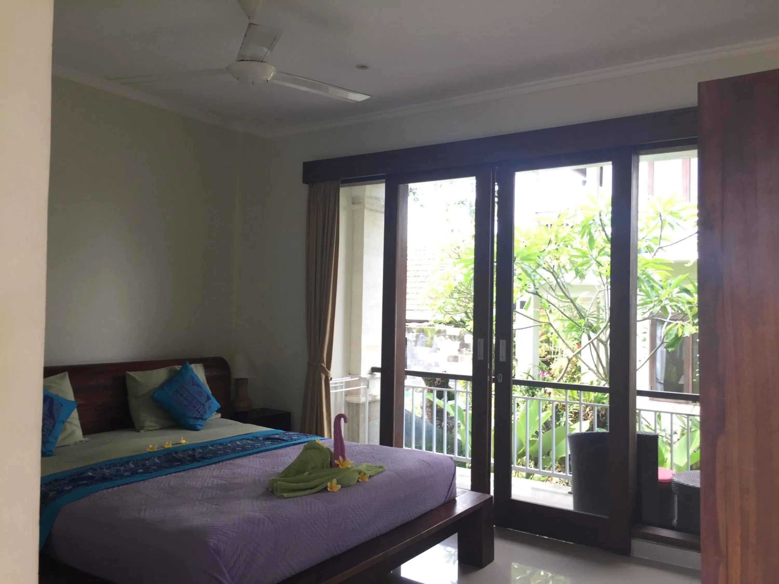 Bed in Merthayasa Bungalow 2