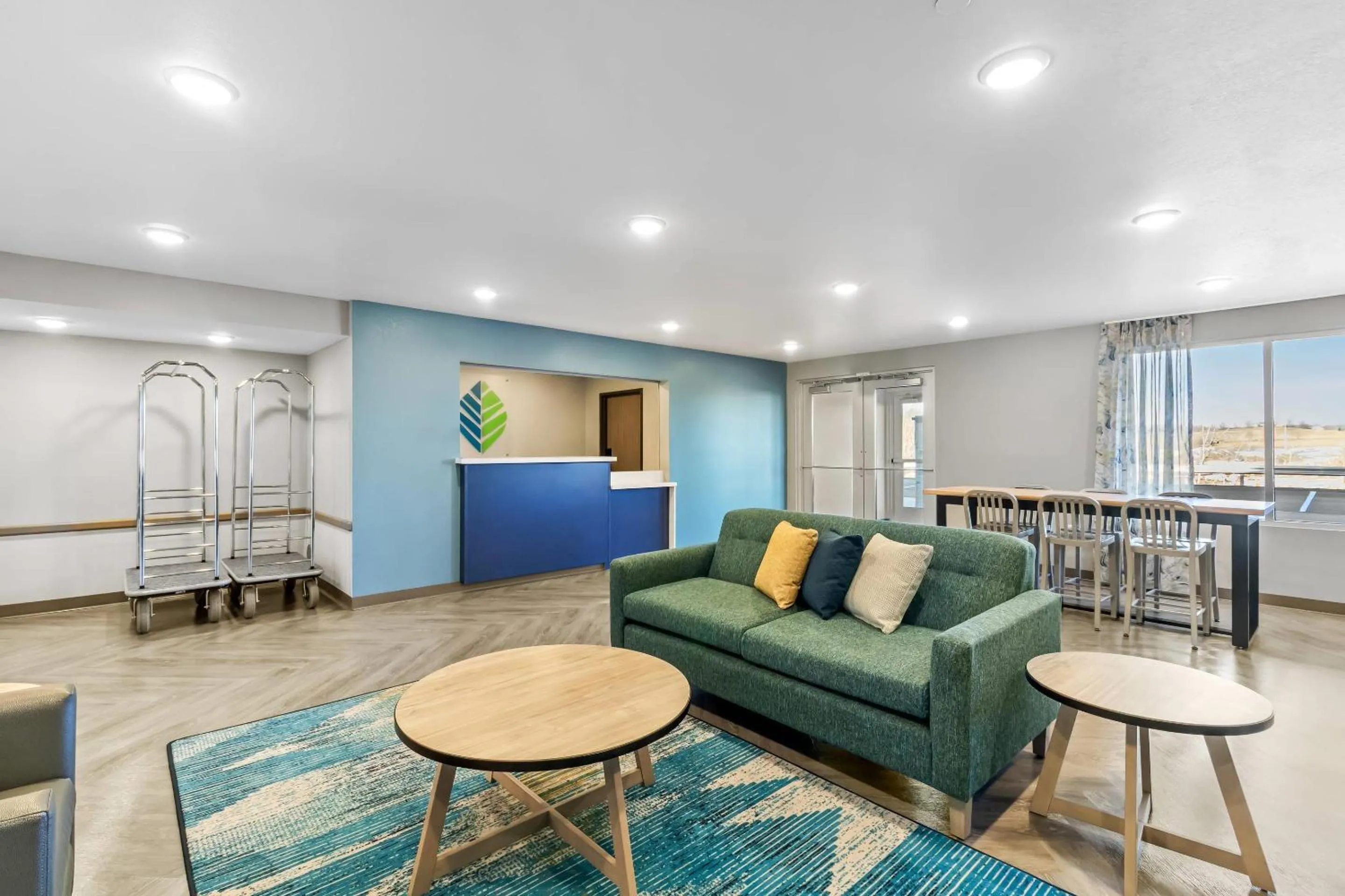 Lobby or reception in WoodSpring Suites Washington Meadowlands PA