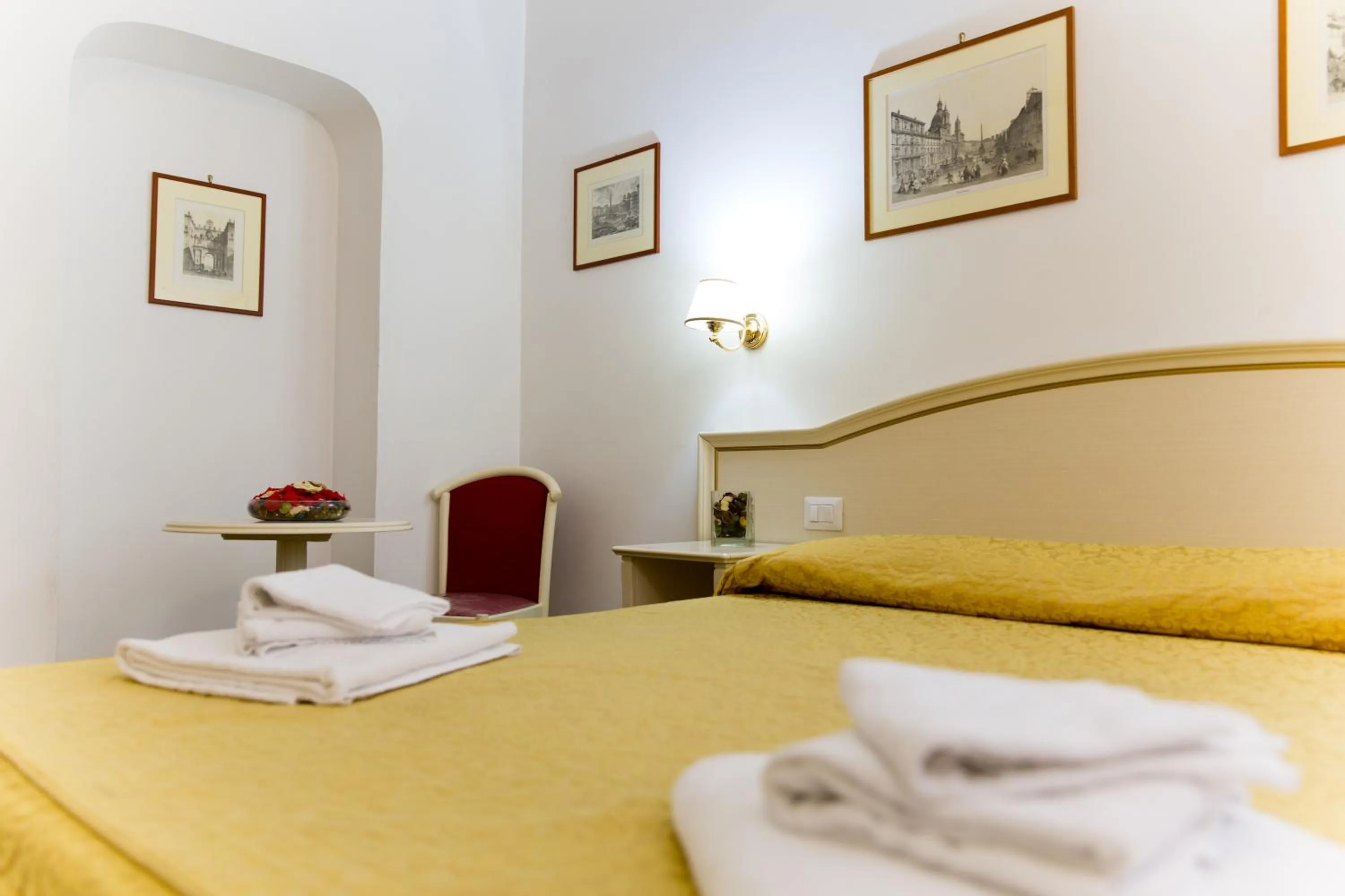 Decorative detail, Bed in Best Suites Pantheon