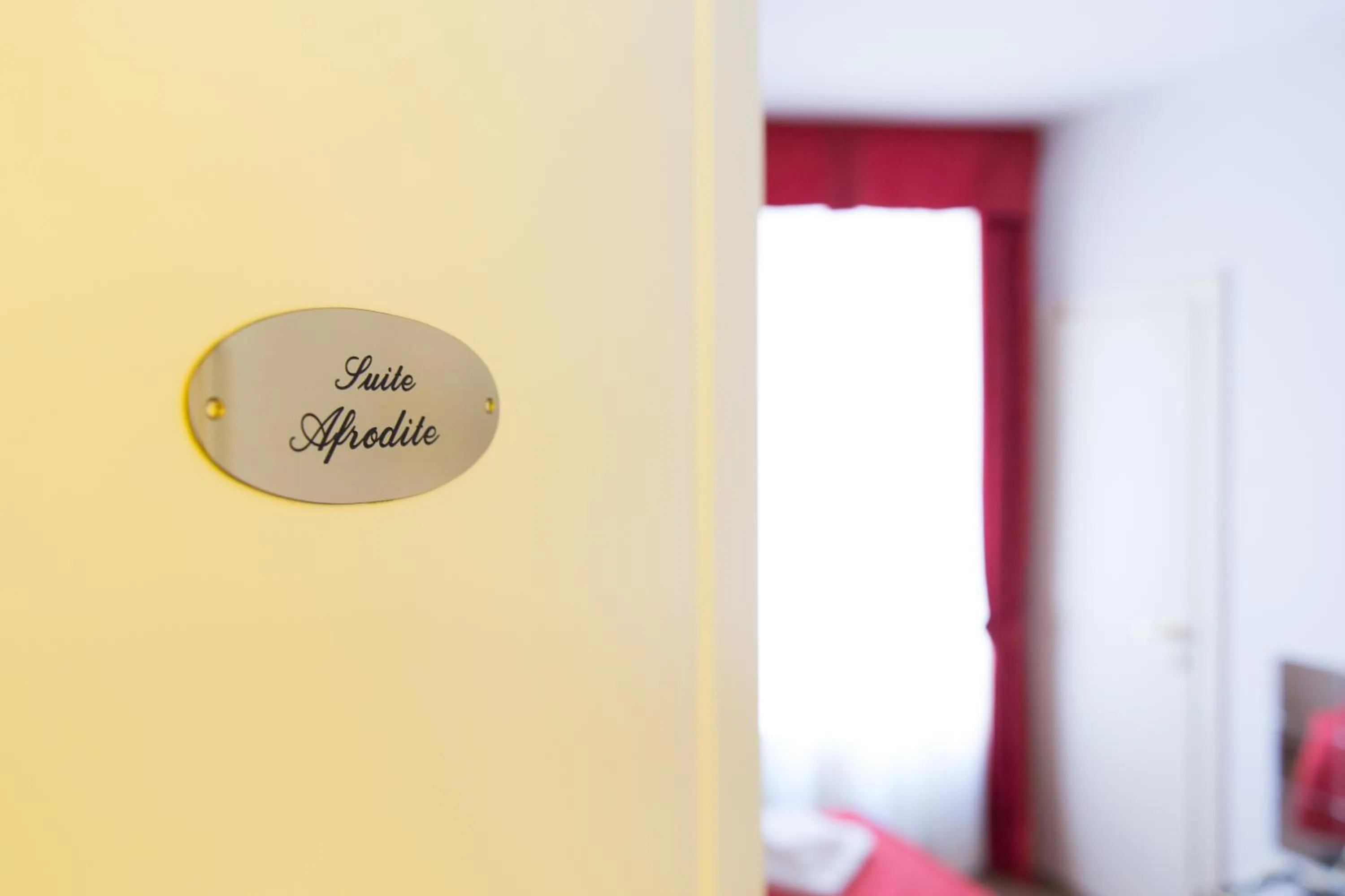 Decorative detail, Bed in Best Suites Pantheon