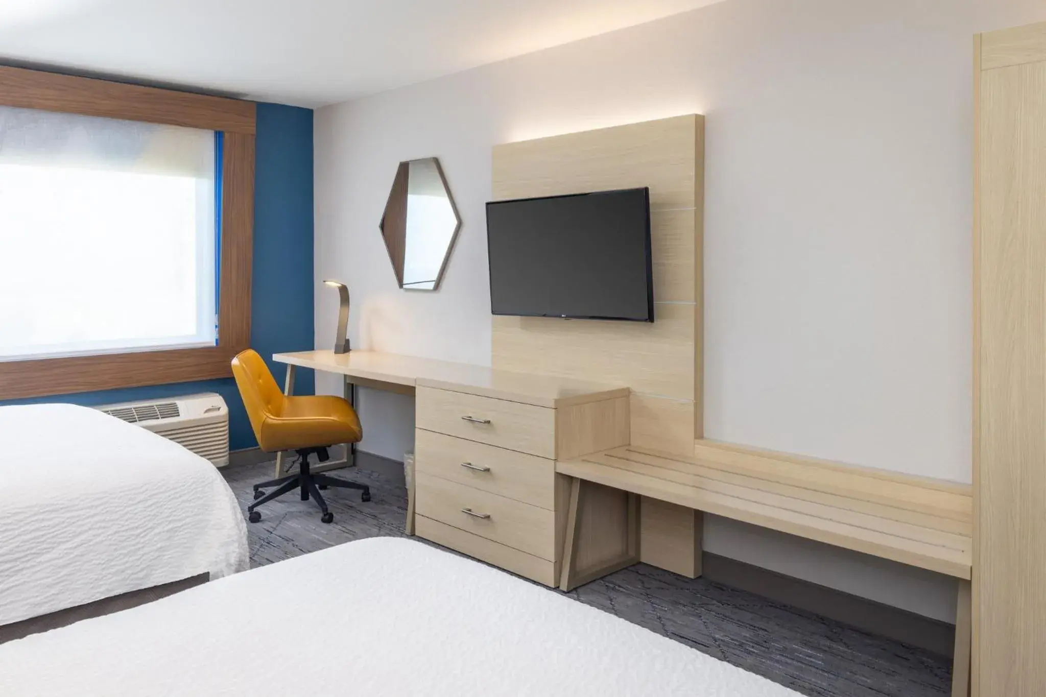 Standard Room with Two Queen Beds in Holiday Inn Express & Suites Phoenix West - Buckeye by IHG Standard Room with Two Queen Beds in Holiday Inn Express & Suites Phoenix West - Buckeye by IHG