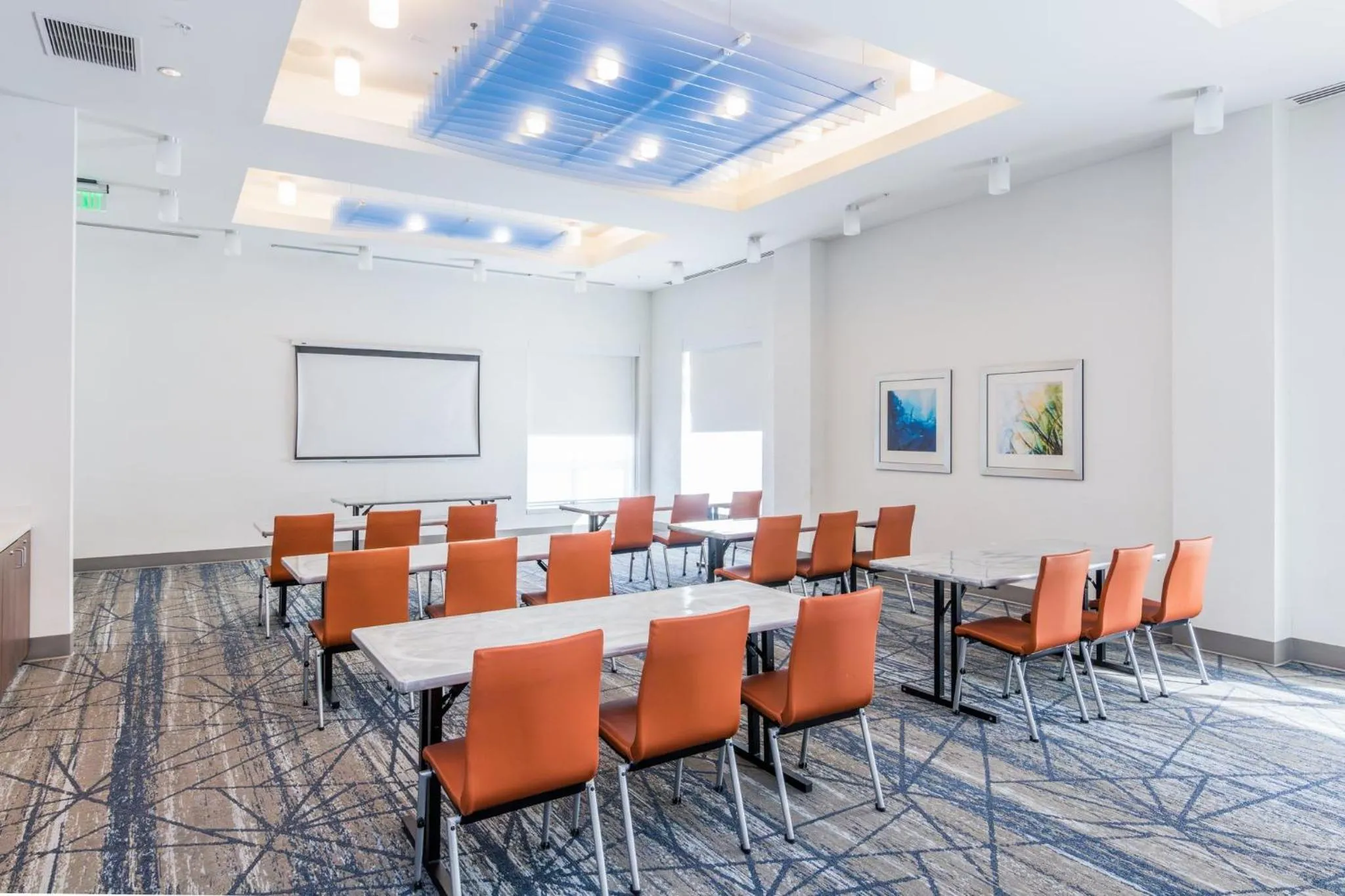 Meeting/conference room in Holiday Inn Express & Suites Downtown Louisville by IHG