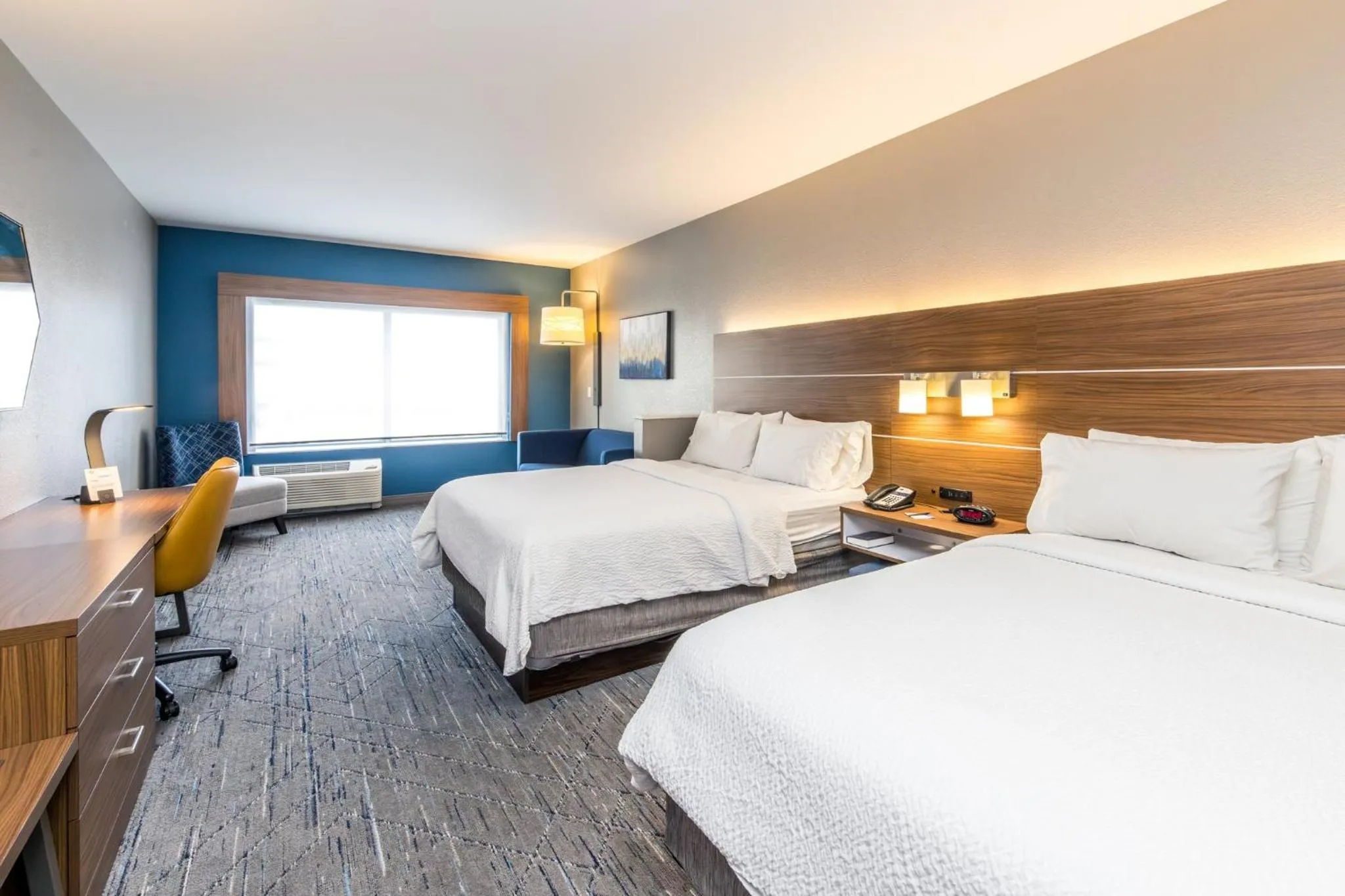 Bedroom, Bed in Holiday Inn Express & Suites Downtown Louisville by IHG