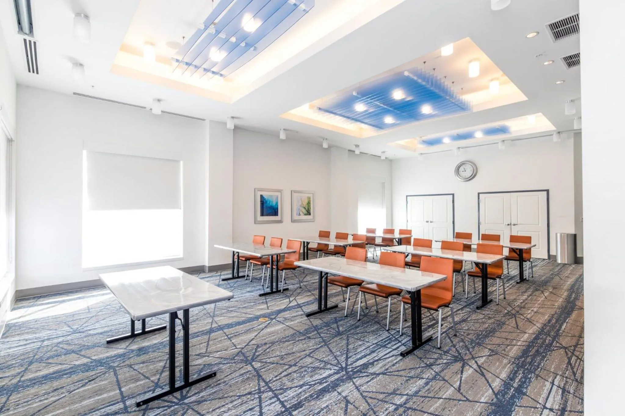 Meeting/conference room in Holiday Inn Express & Suites Downtown Louisville by IHG
