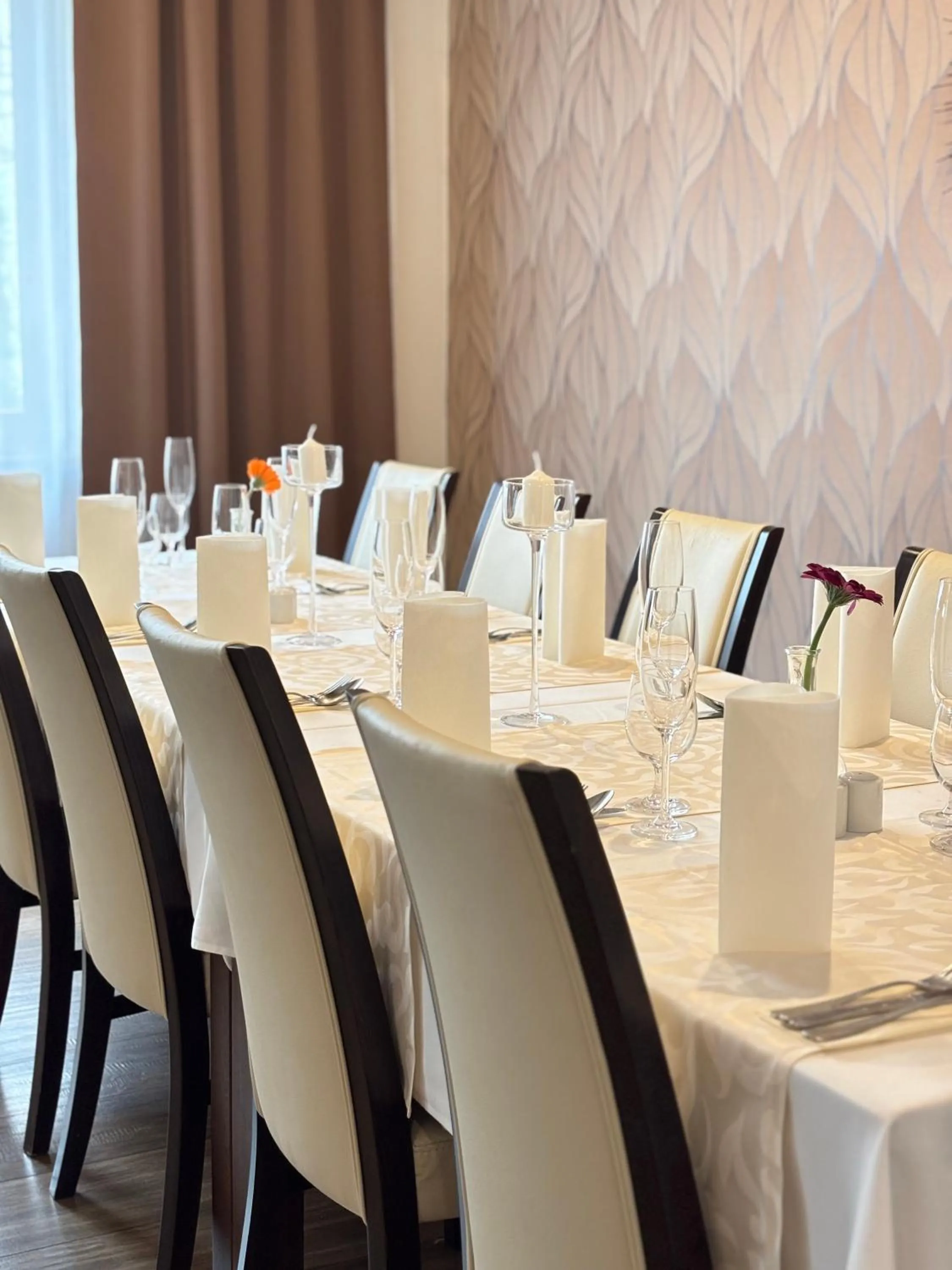 Restaurant/places to eat in Hotel DARO