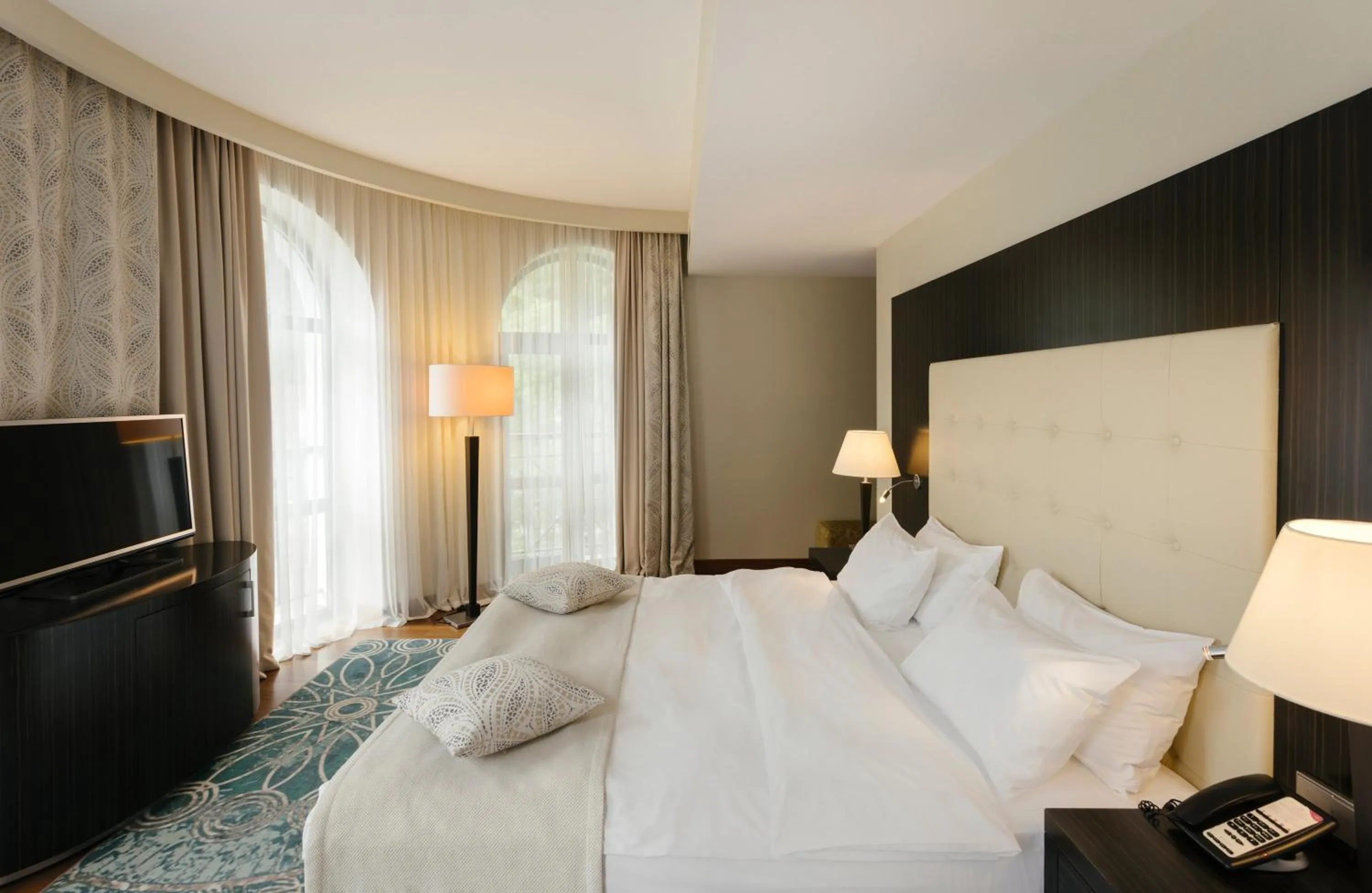 Photo of the whole room, Bed in Crowne Plaza - Borjomi by IHG