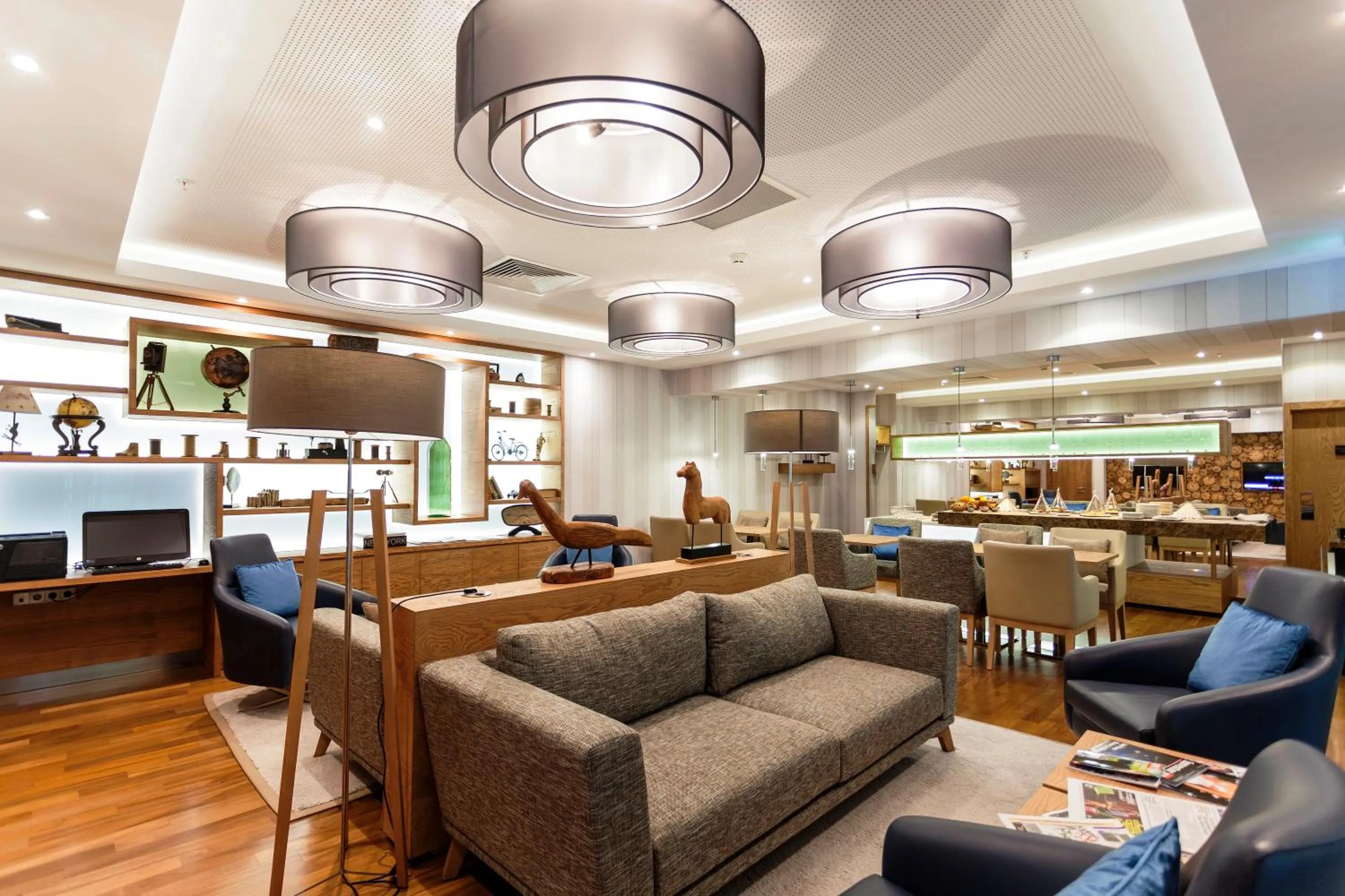 Communal lounge/ TV room in Crowne Plaza - Borjomi by IHG