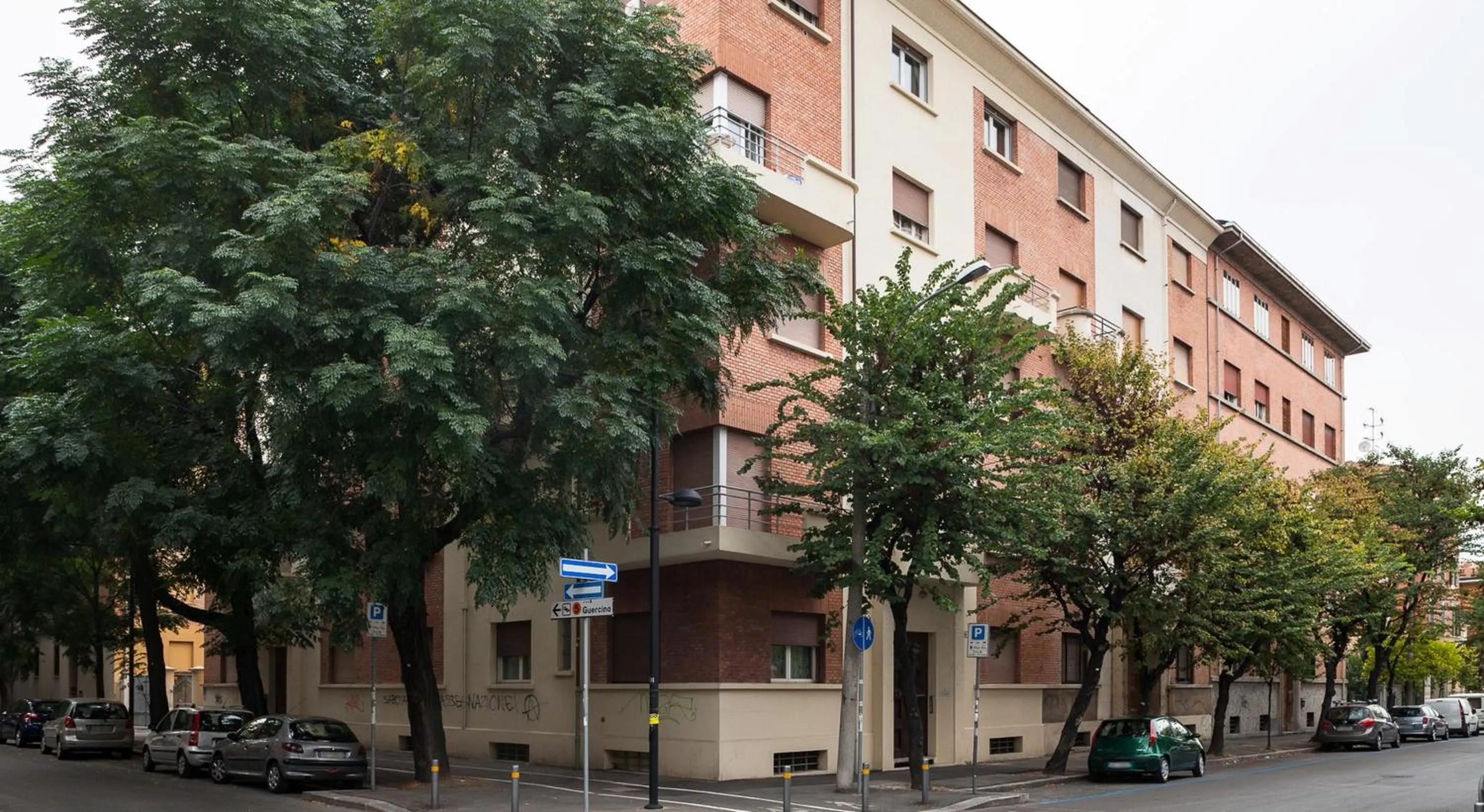 Property building in Bologna Suite