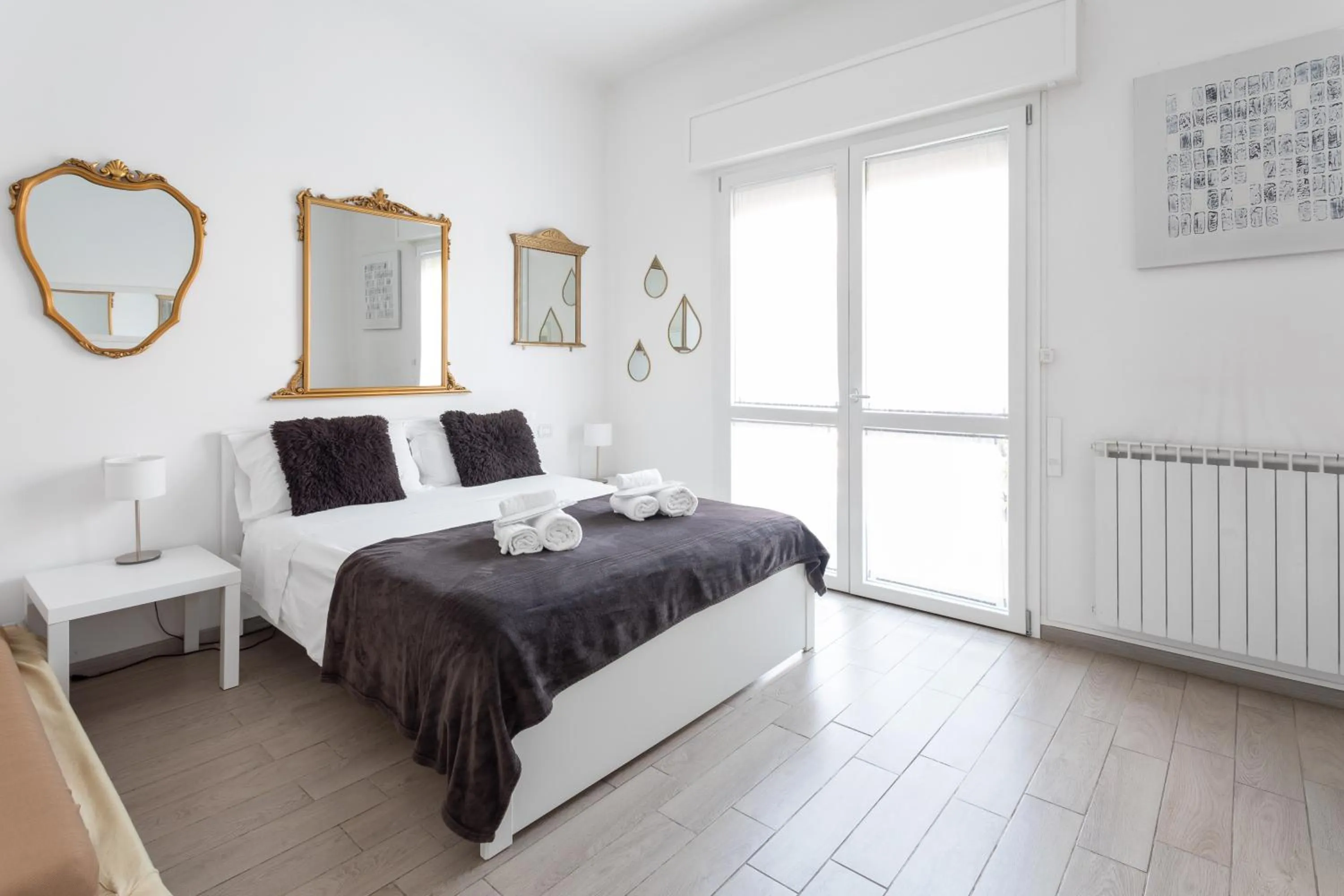 Bedroom, Bed in Bologna Suite