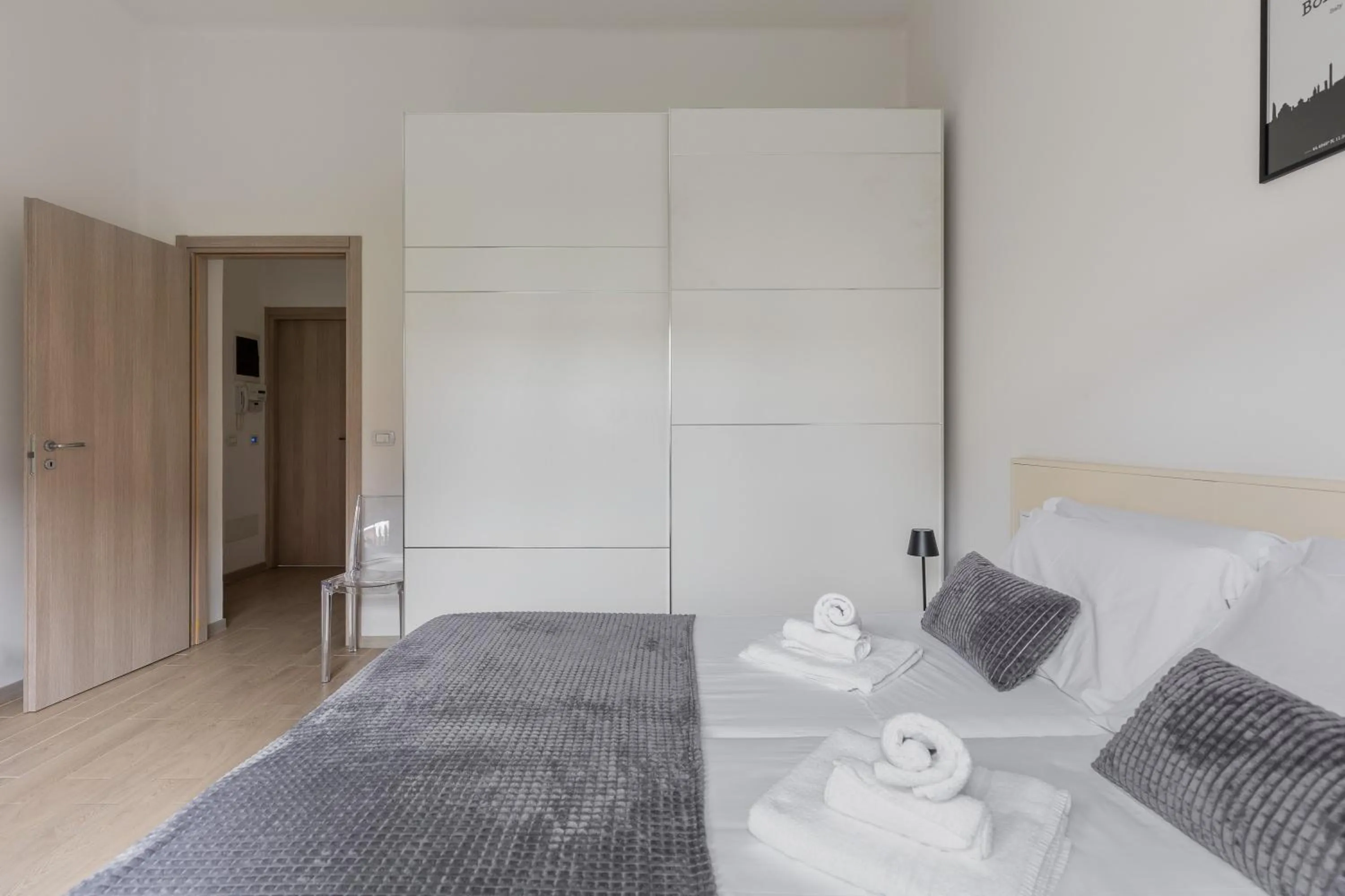 Bedroom, Bed in Bologna Suite