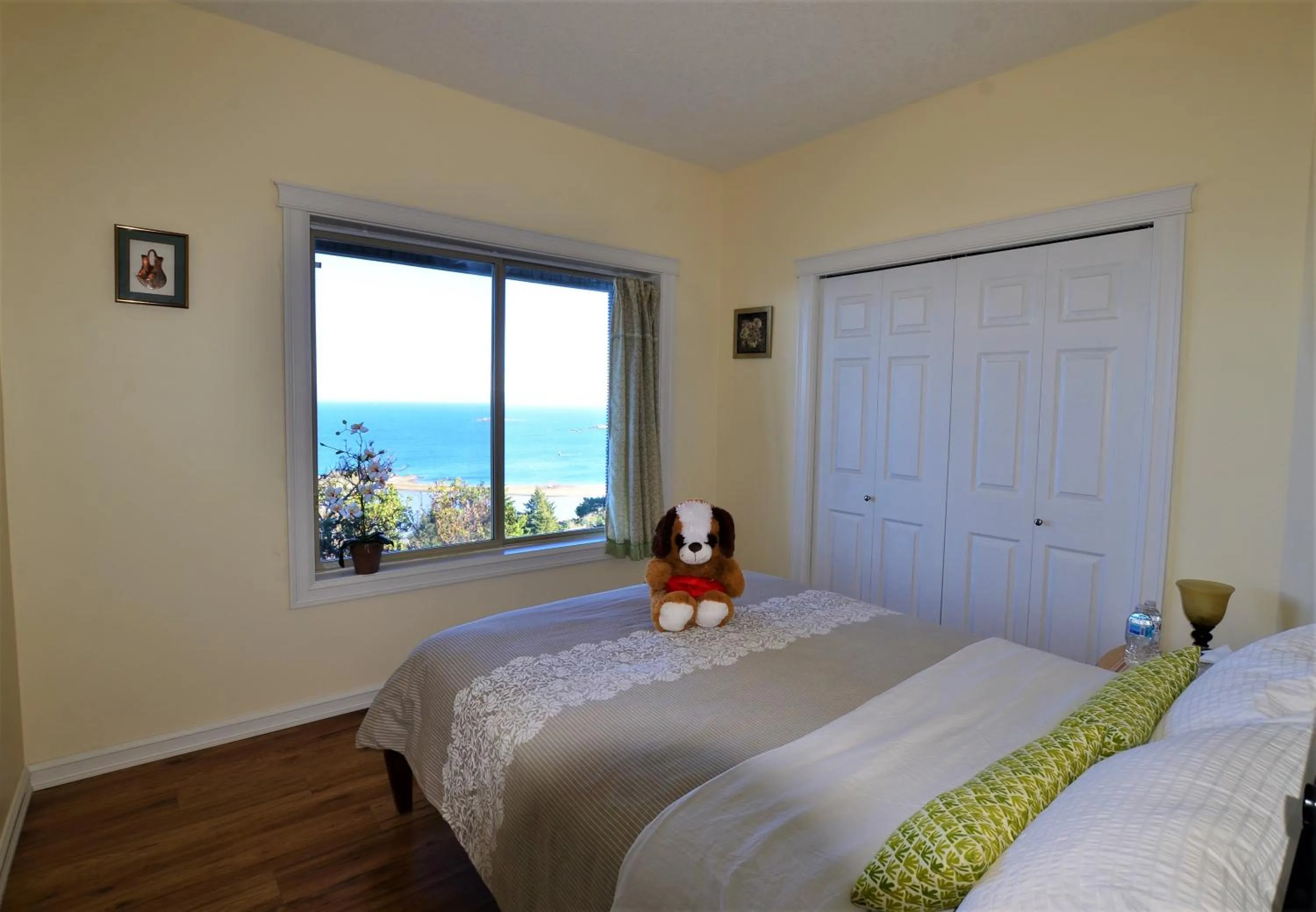 Bed in Gibralter Rock Ocean View B&B