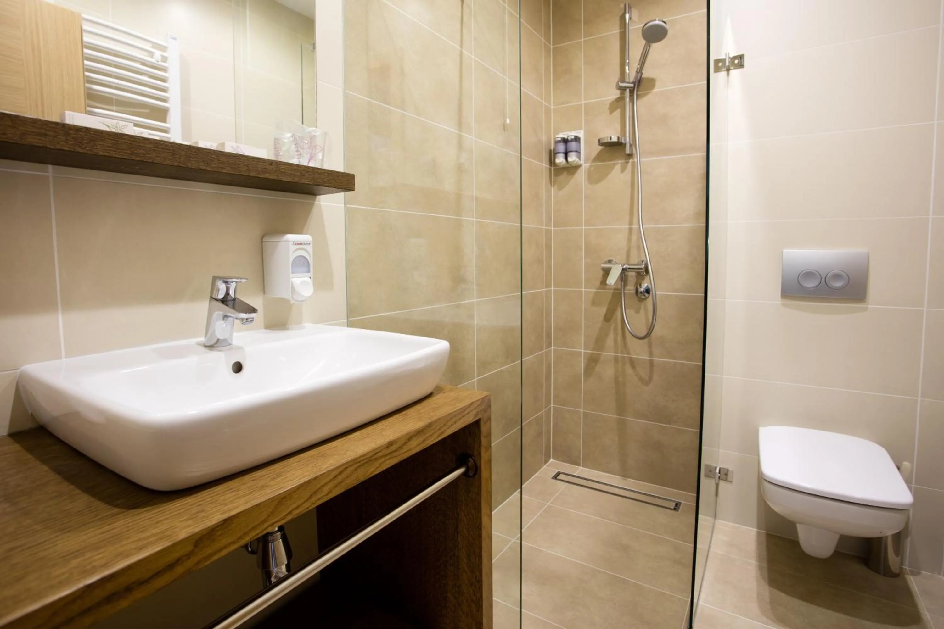 Two-Bedroom Apartment with Balcony in Hotel Mons