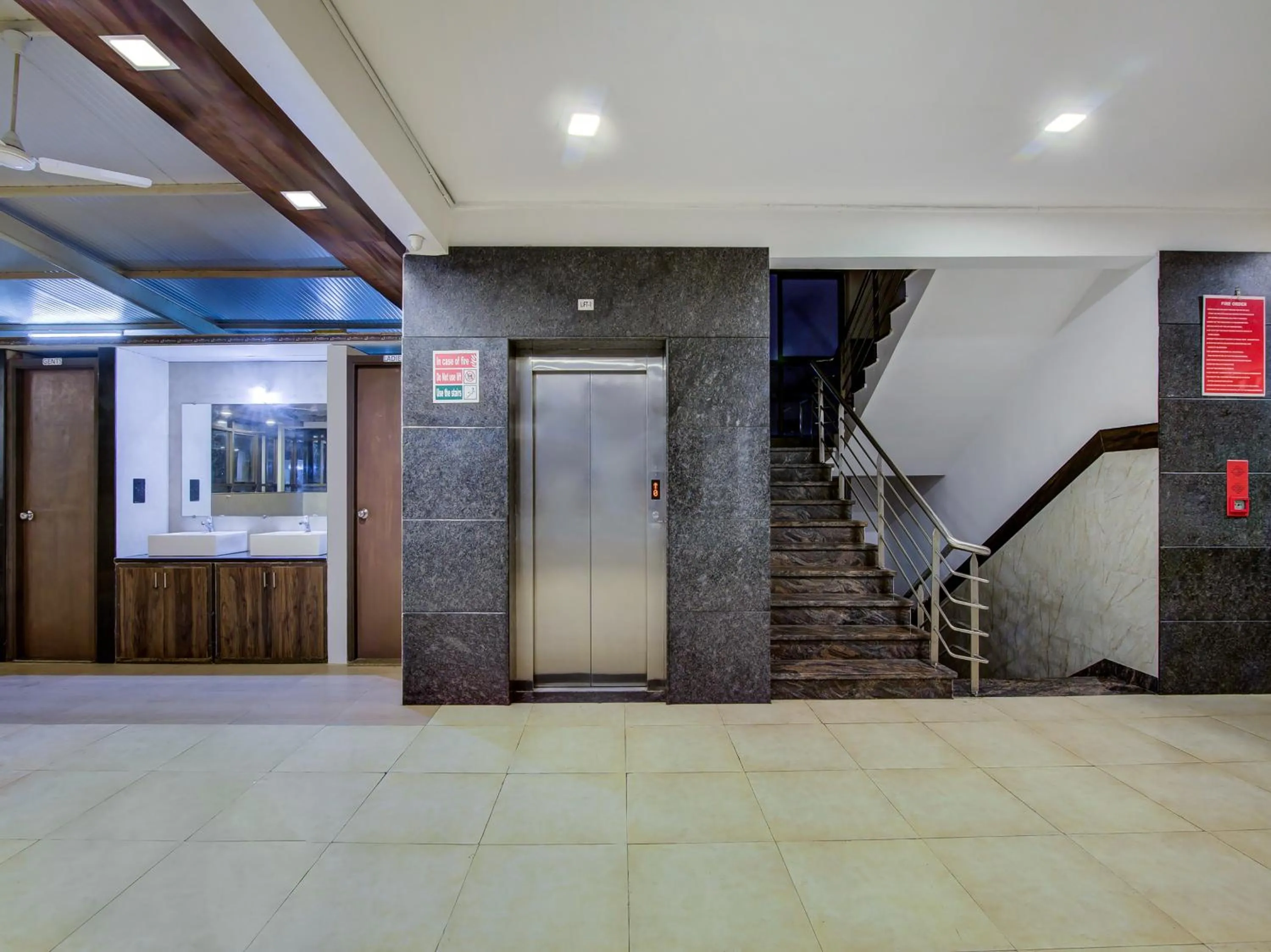 Lobby or reception in MySpace Hotels Silverstar