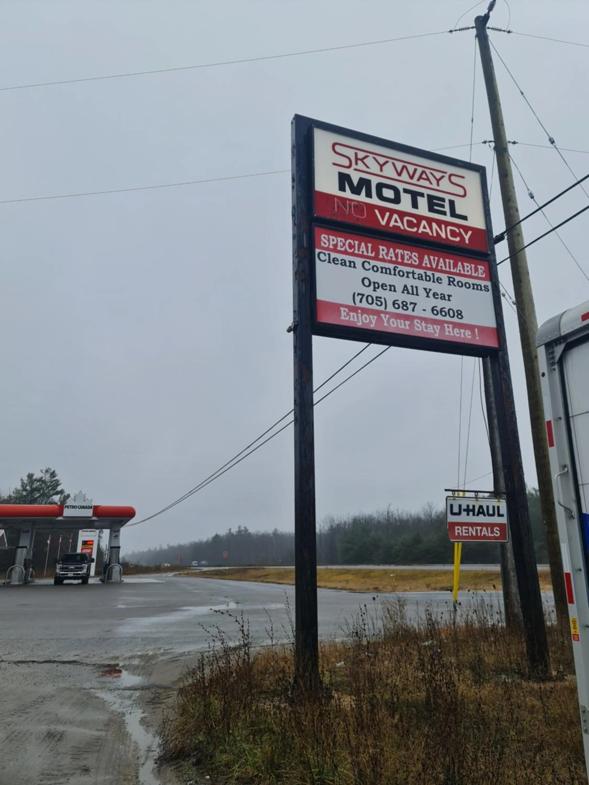 Skyways Motel
