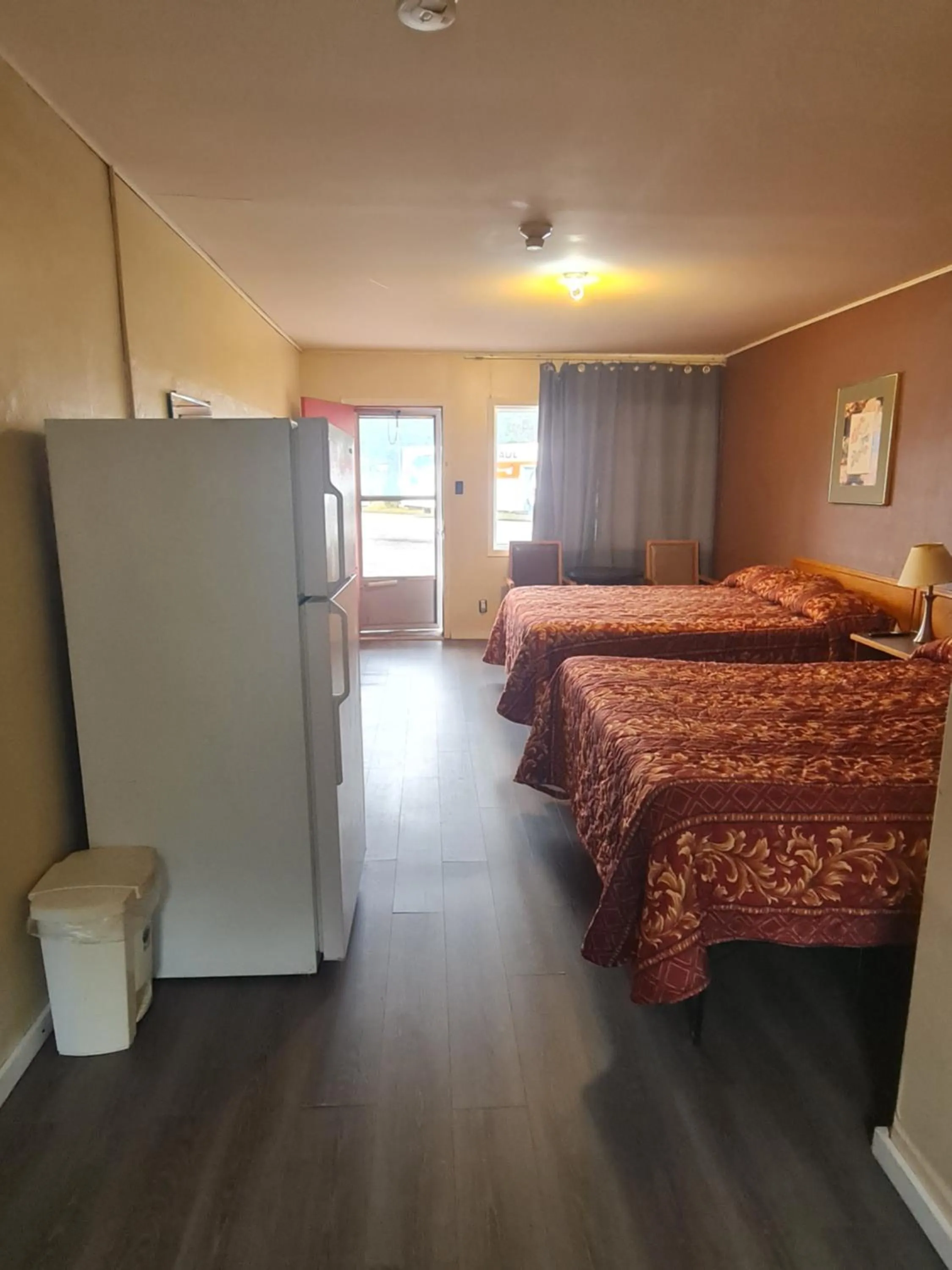 Skyways Motel