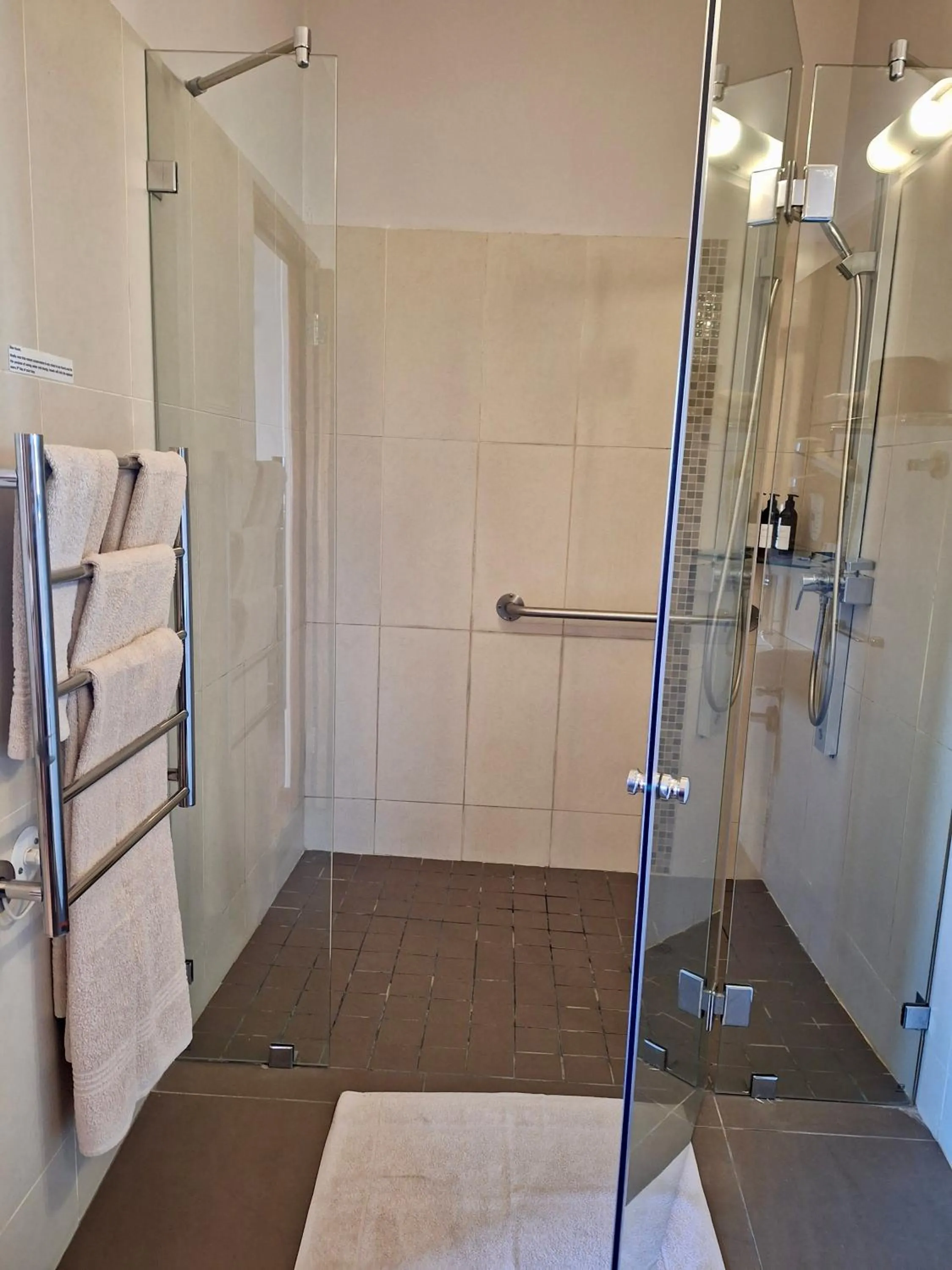 Shower in Lovane Boutique Wine Estate and Guesthouse