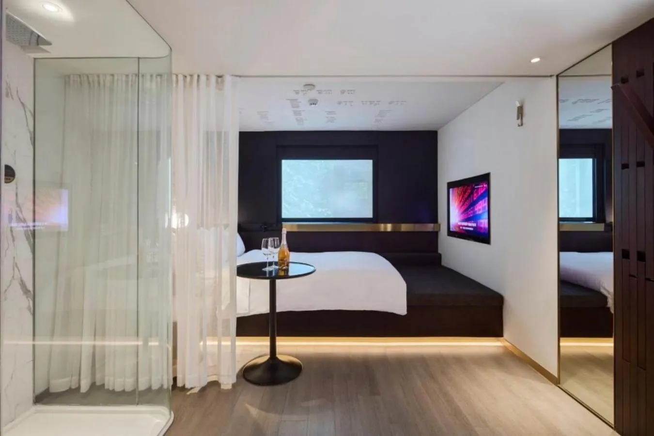 Bedroom, Bed in CitiGO Hotel, South Gate of Xi'an Bell Tower