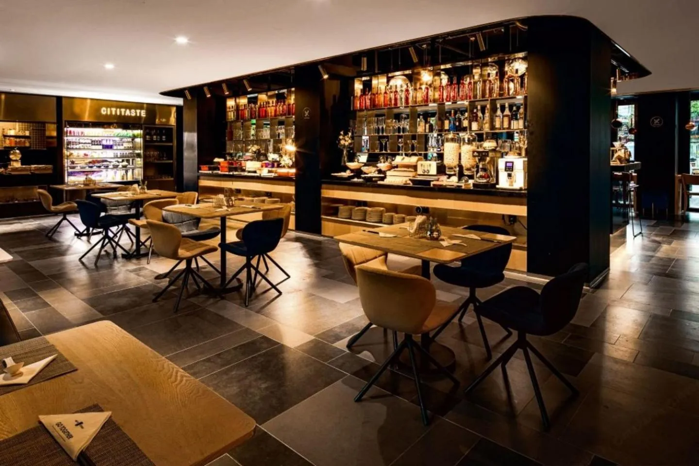 Property building in CitiGO Hotel, South Gate of Xi'an Bell Tower