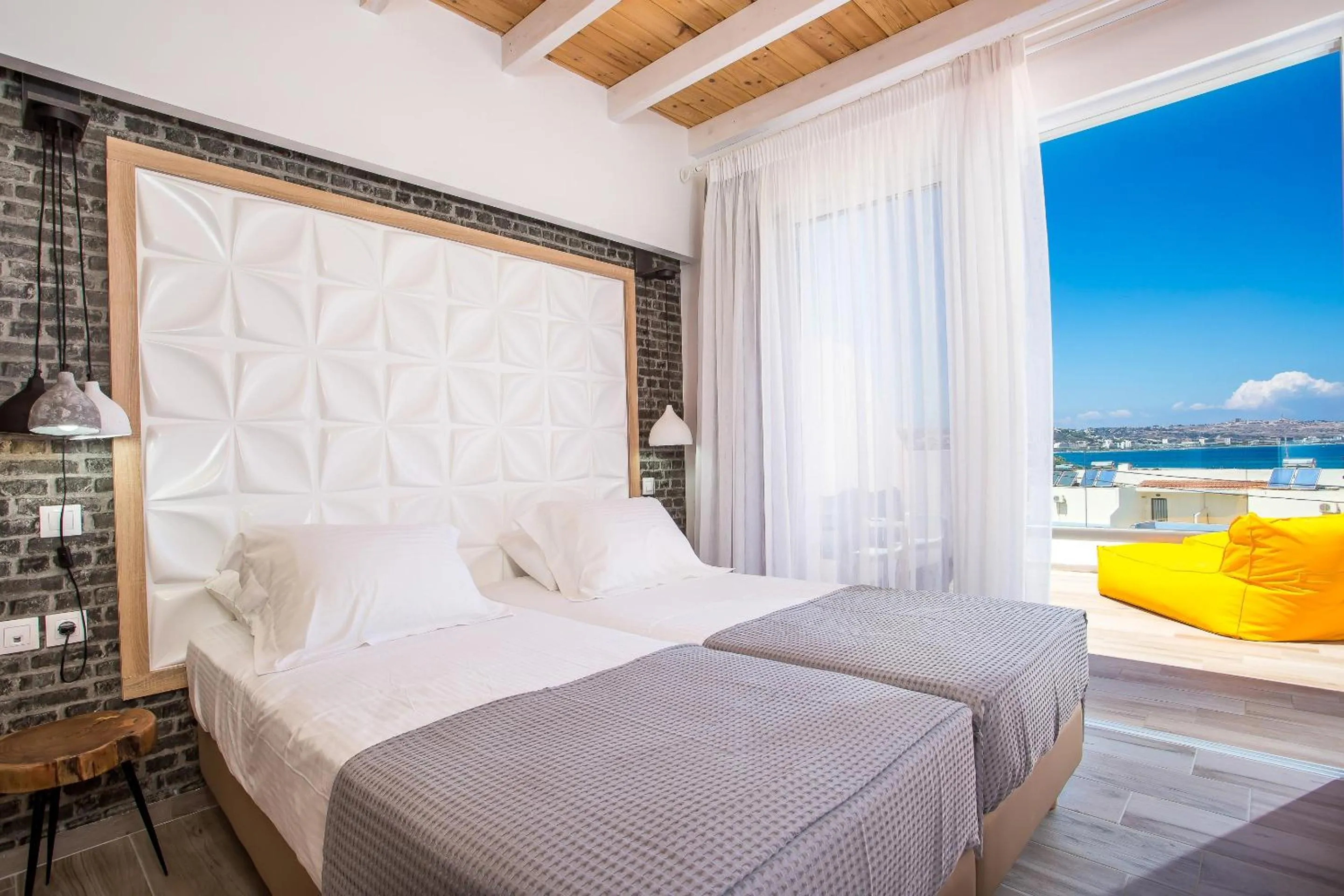 Balcony/Terrace, Bed in Moscha Hotel