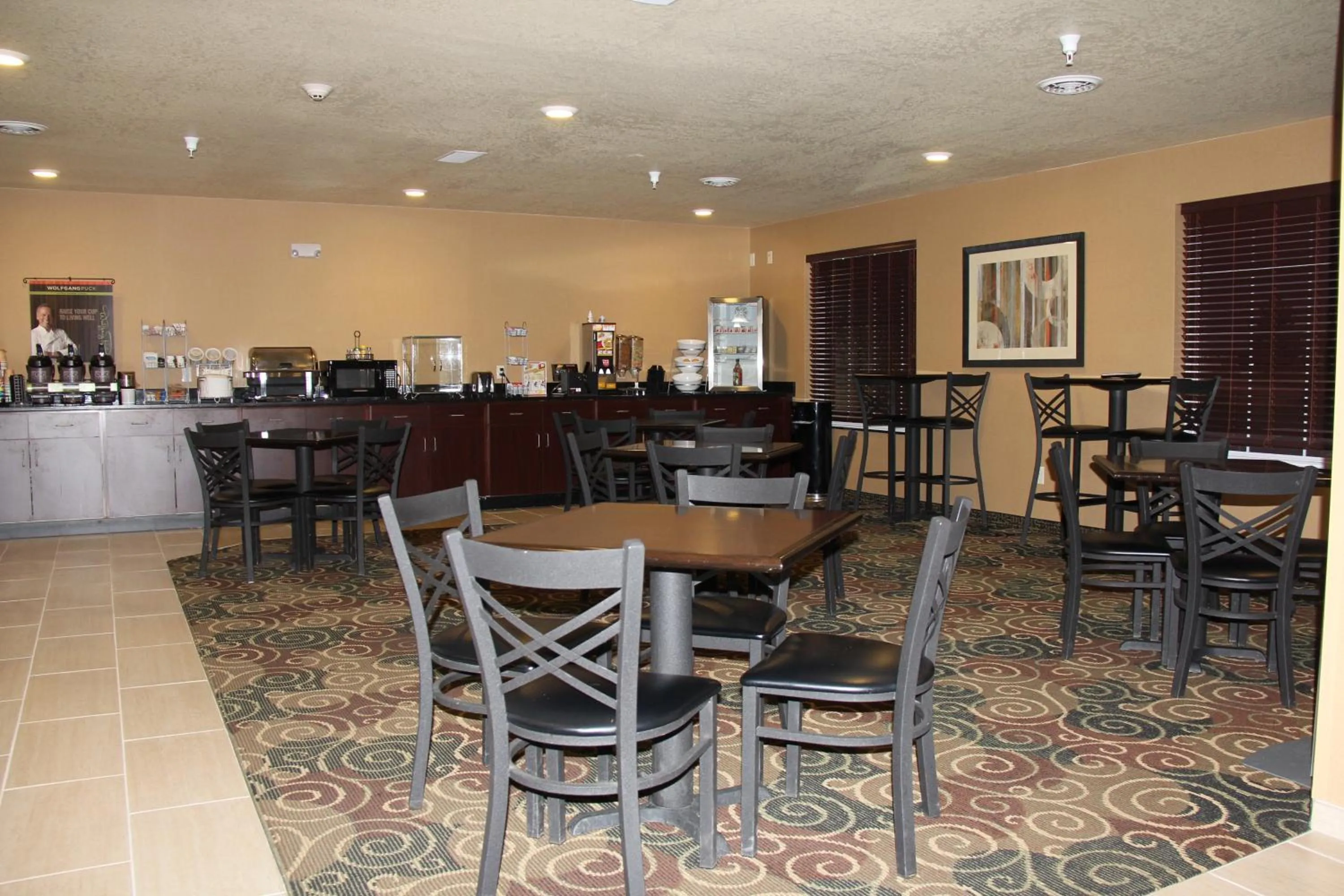 Castle Rock Inn & Suites - Quinter
