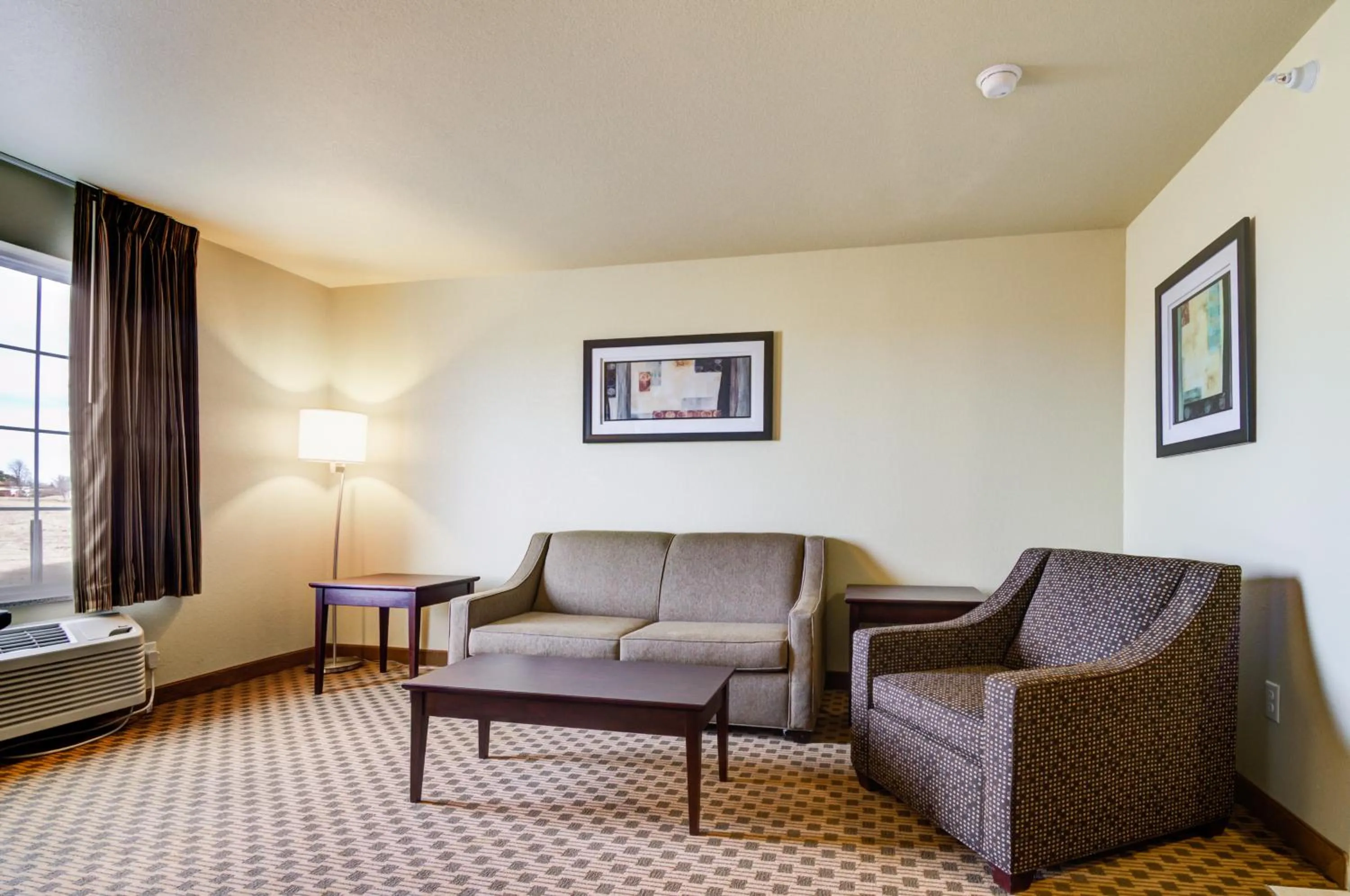 Castle Rock Inn & Suites - Quinter