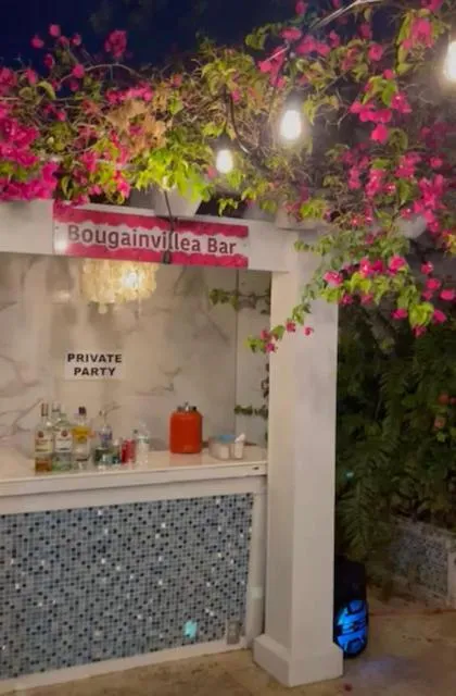 Night in Colony Club Inn & Suites