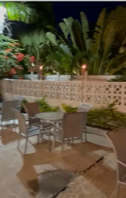 Colony Club Inn & Suites