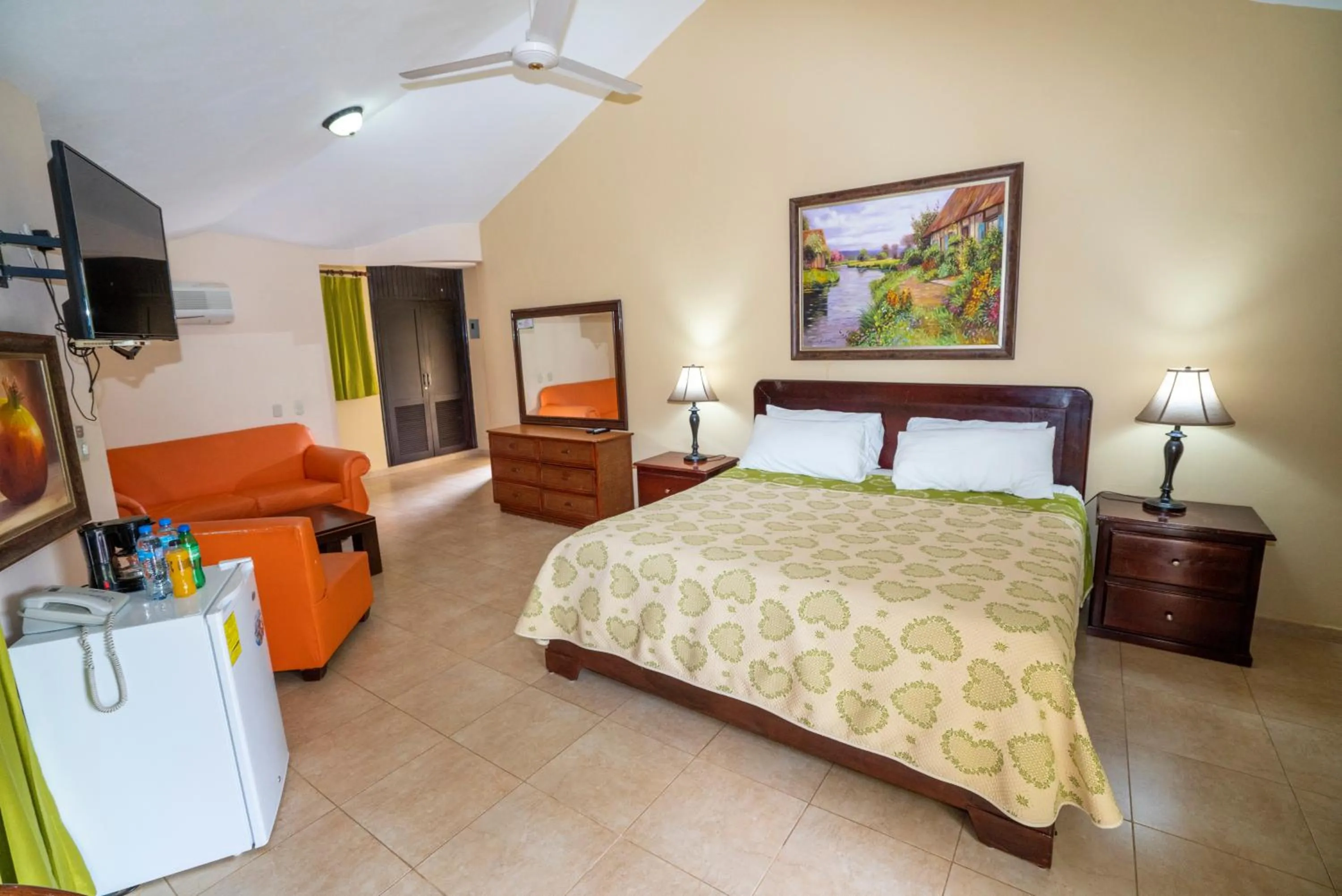 Photo of the whole room, Bed in Jarabacoa River Club & Resort