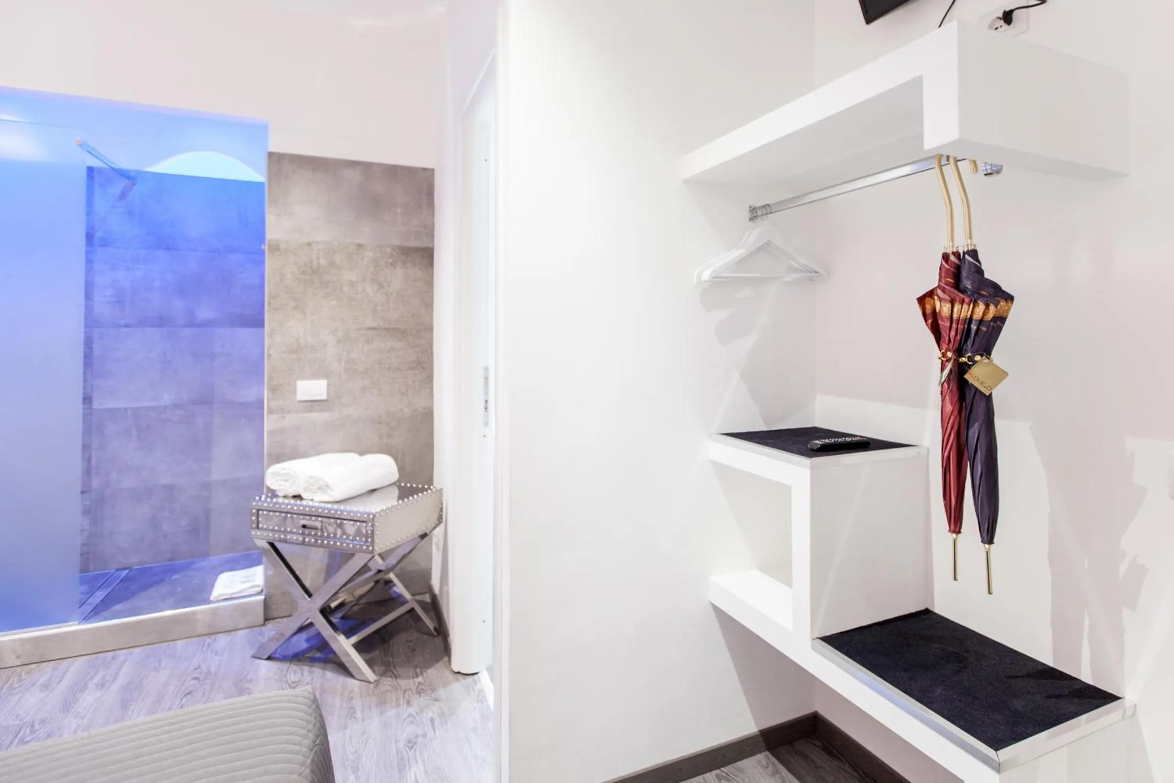 Photo of the whole room in Town House Roma