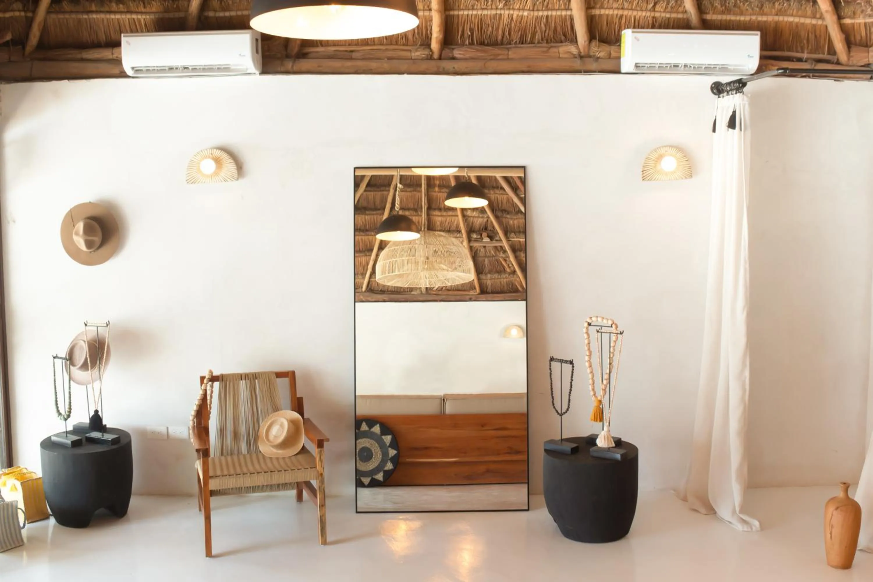 On-site shops in Dune Boutique Hotel located at the party zone