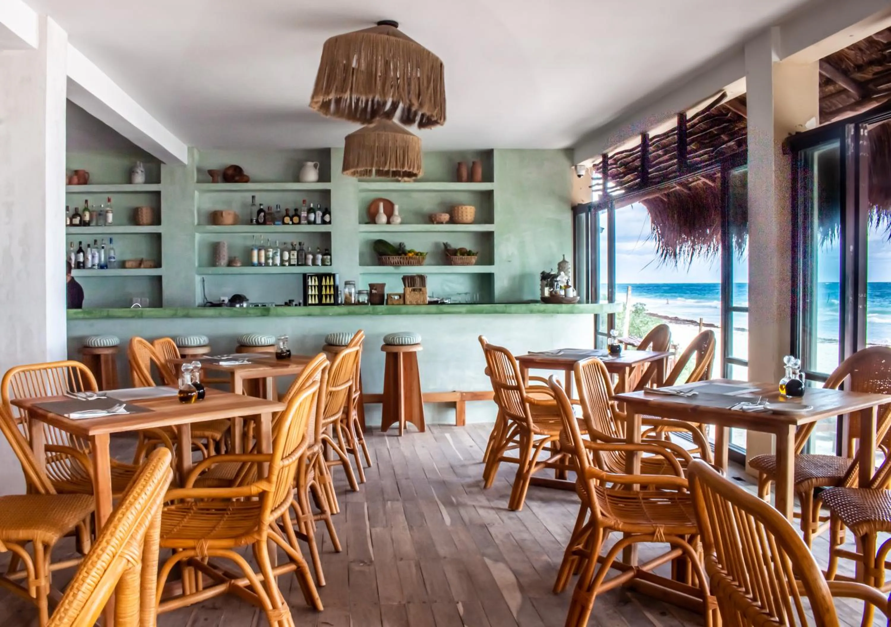 Restaurant/places to eat in Dune Boutique Hotel located at the party zone