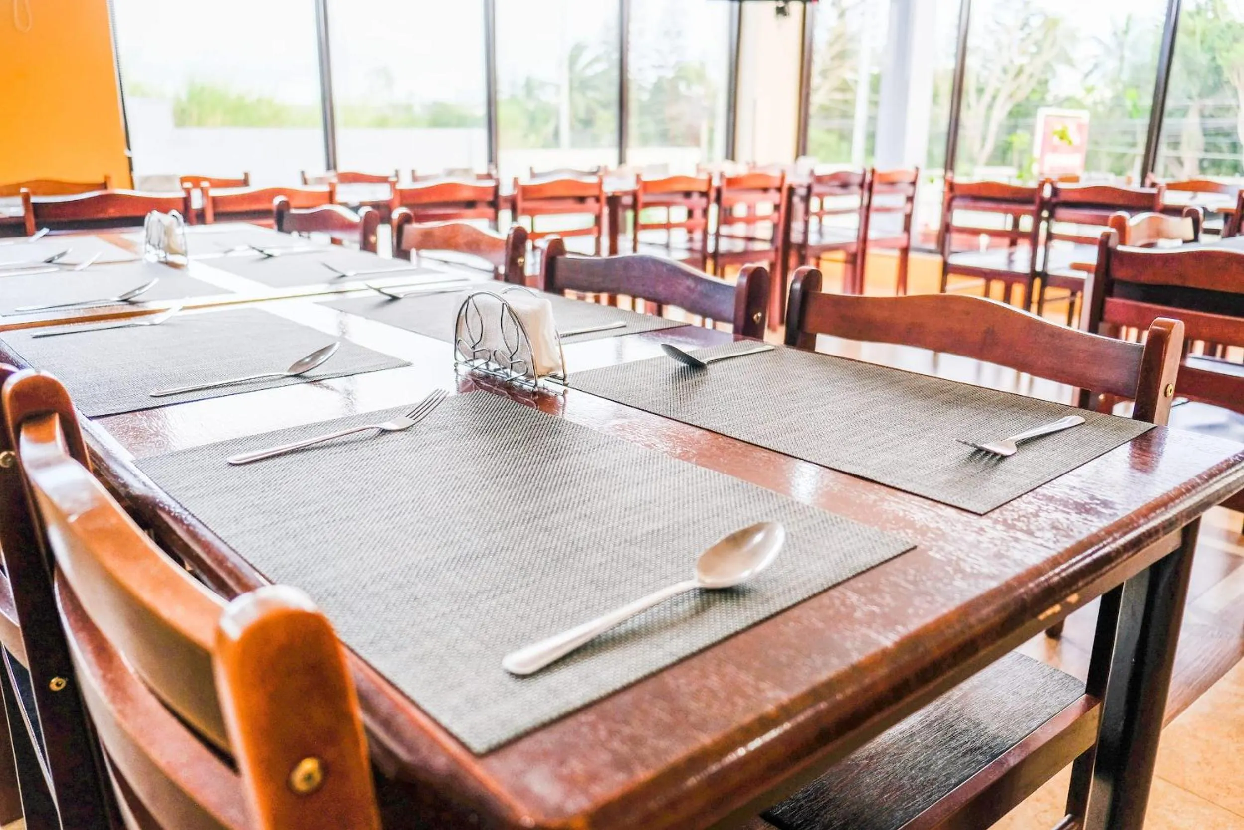 Restaurant/places to eat in Hotel Aroha